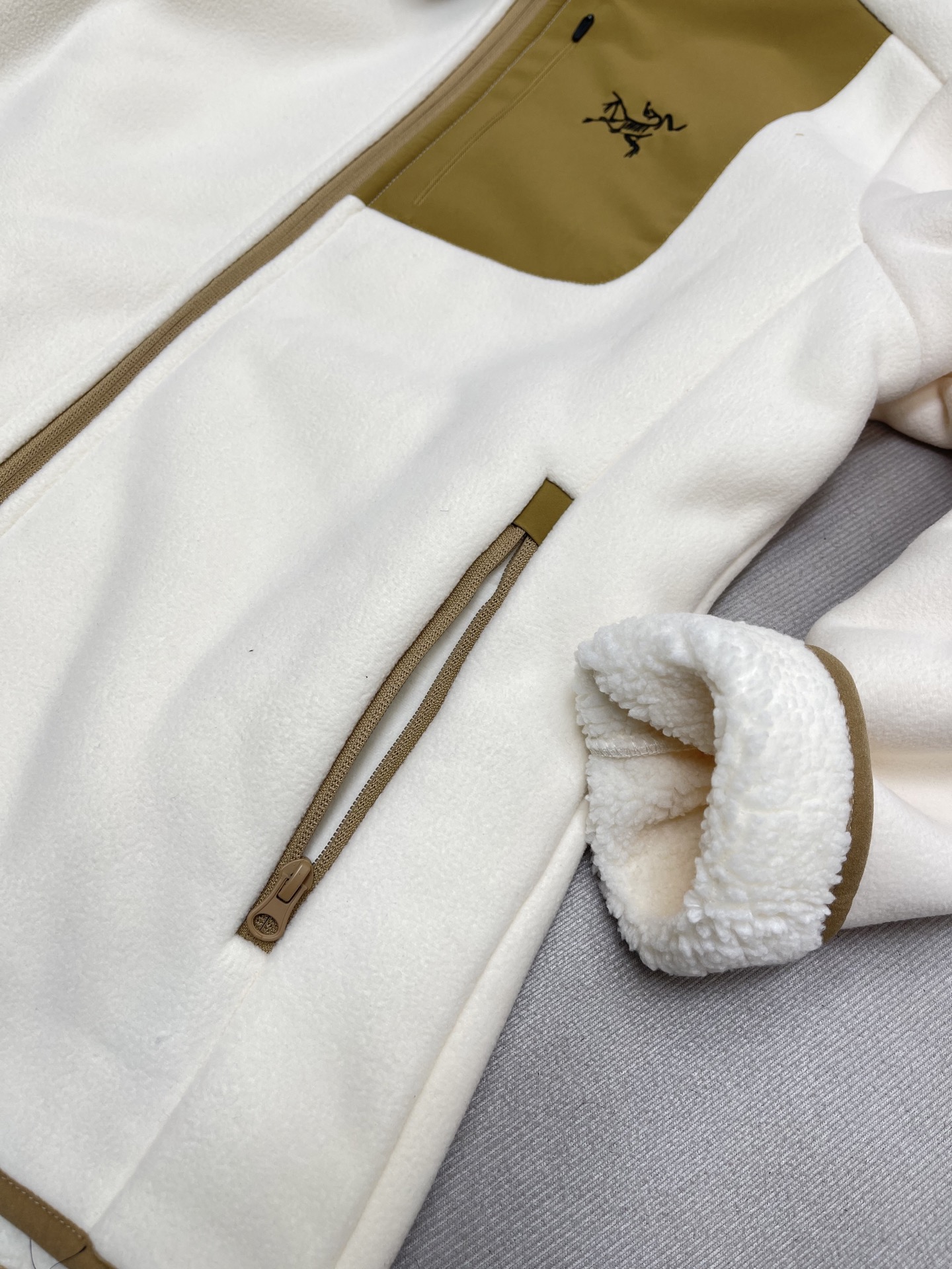 Arc'teryx 高仿連帽撞色刷毛外套男款三色可選機能風單品| 8 Arc'teryx 高仿連帽撞色刷毛外套男款三色可選機能風單品