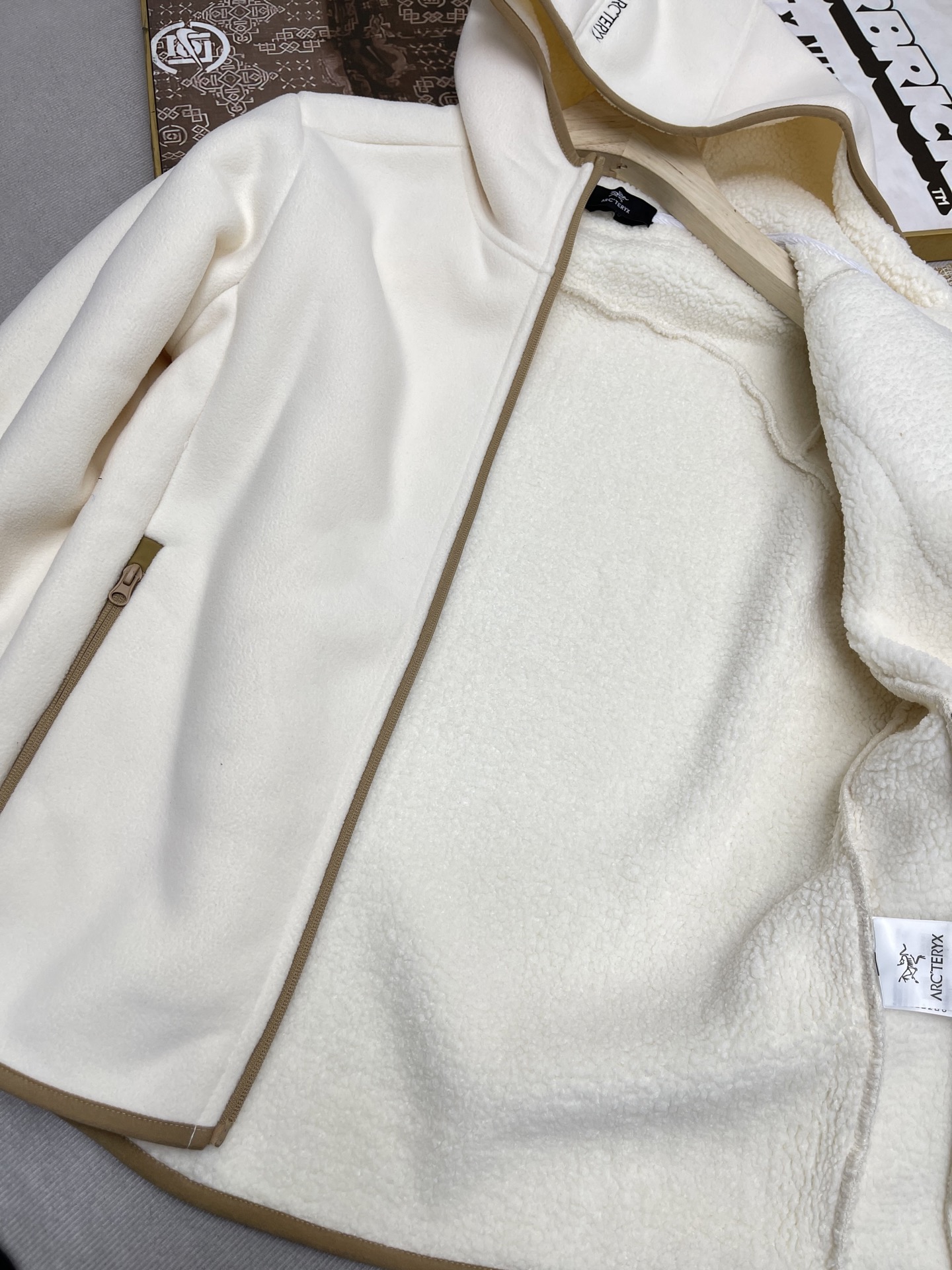 Arc'teryx 高仿連帽撞色刷毛外套男款三色可選機能風單品| 7 Arc'teryx 高仿連帽撞色刷毛外套男款三色可選機能風單品