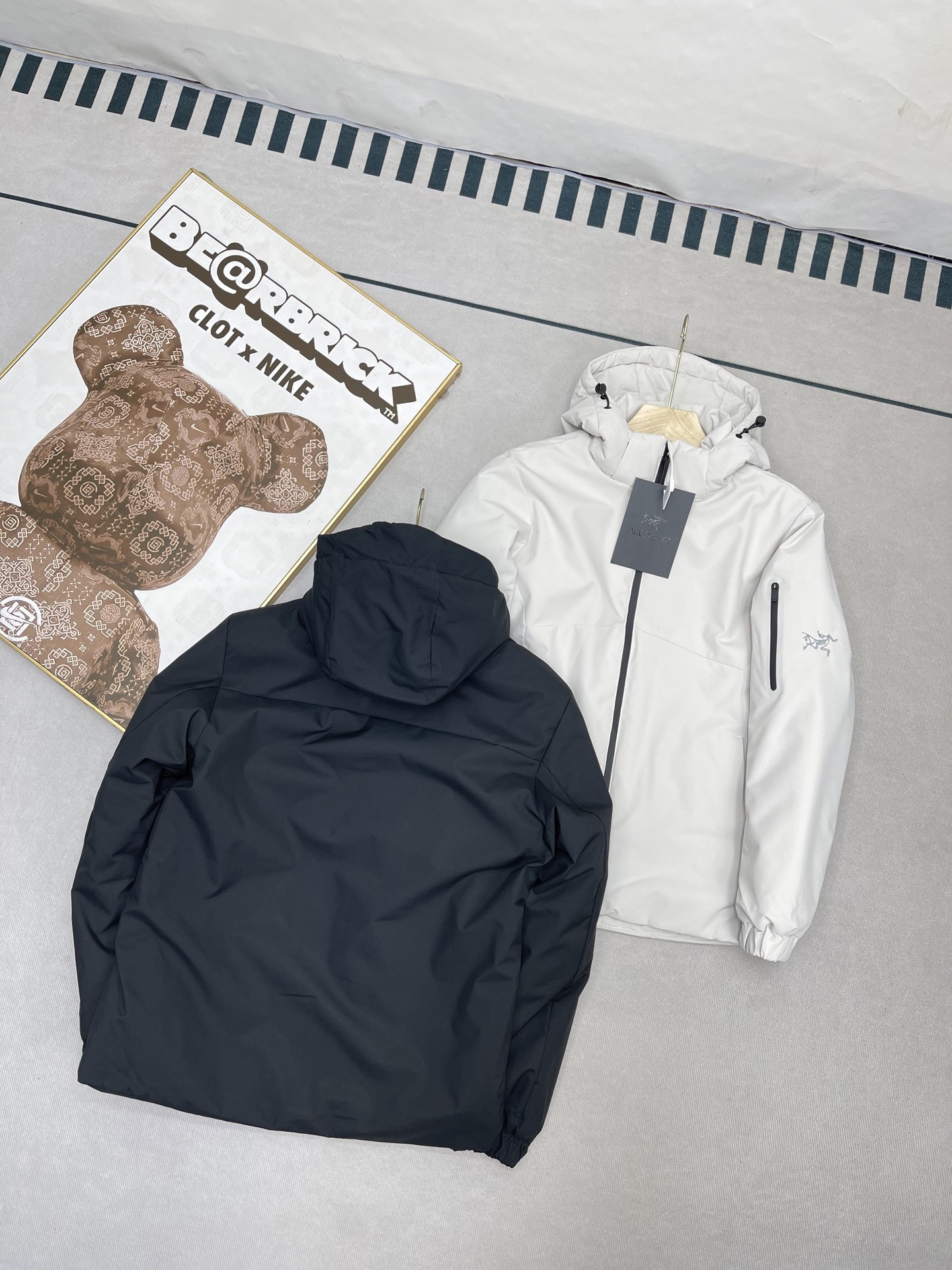 Arc'teryx 原單風格防風外套男款黑白兩色極簡輕量搭配款| 12 Arc'teryx 原單風格防風外套男款黑白兩色極簡輕量搭配款