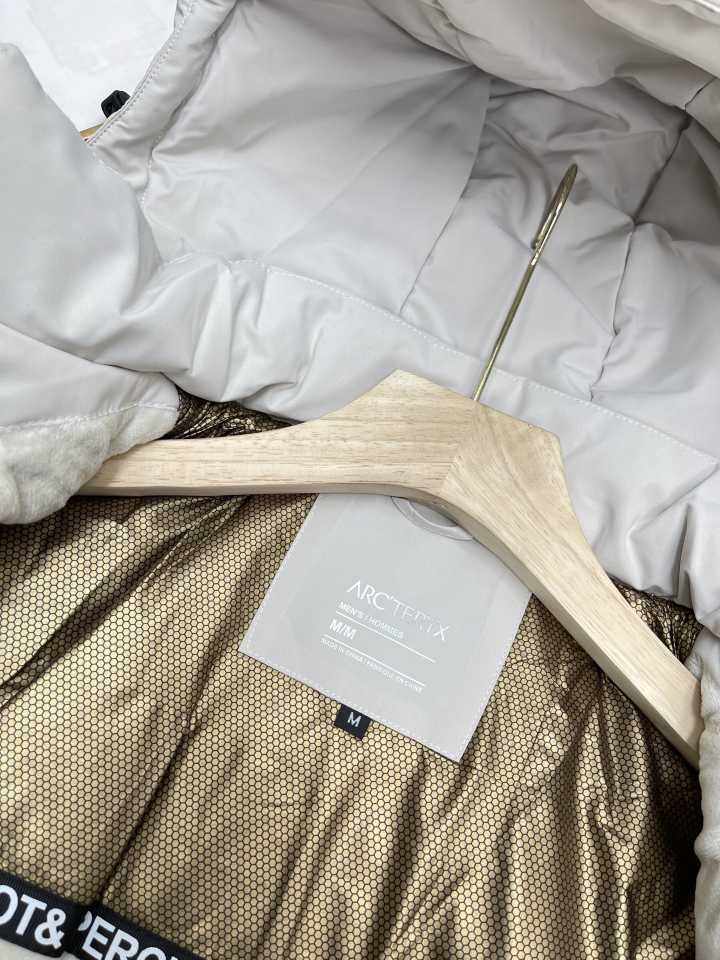 Arc'teryx 原單風格防風外套男款黑白兩色極簡輕量搭配款| 8 Arc'teryx 原單風格防風外套男款黑白兩色極簡輕量搭配款