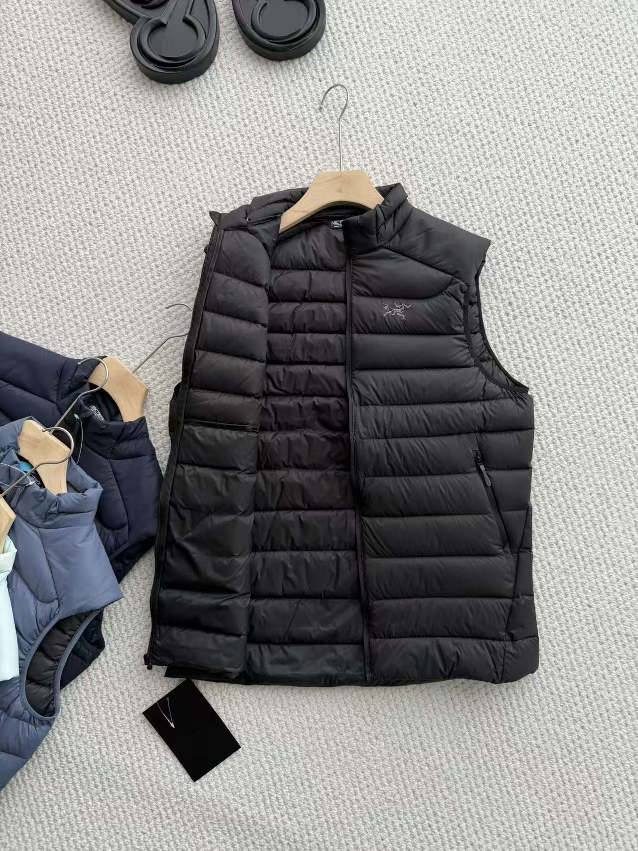 Arc'teryx A貨羽絨背心男款輕量保暖四色可選| 8 Arc'teryx A貨羽絨背心男款輕量保暖四色可選