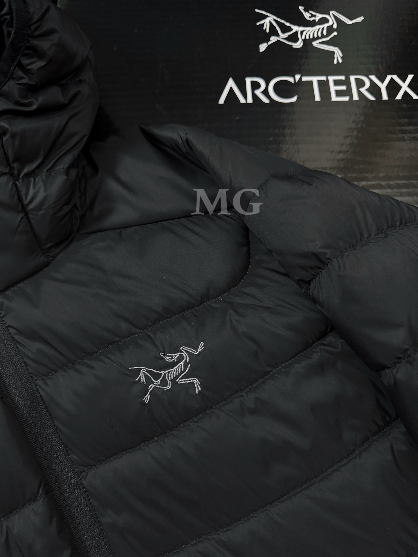Arc'teryx 一比一羽絨外套男款黑色連帽收納設計850蓬| 14 Arc'teryx 一比一羽絨外套男款黑色連帽收納設計850蓬