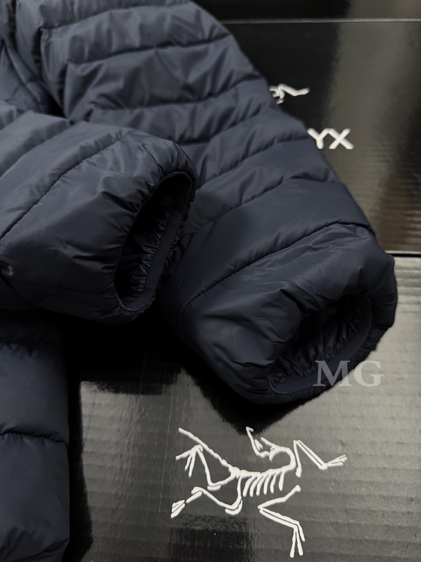 Arc'teryx A貨羽絨外套男款深藍寶石色機能設計850蓬防寒| 11 Arc'teryx A貨羽絨外套男款深藍寶石色機能設計850蓬防寒