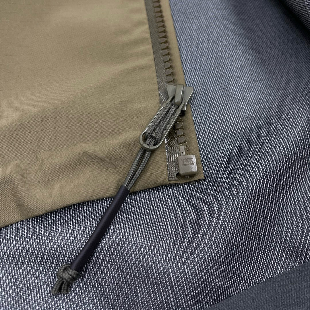Arc'teryx 高仿GORE-TEX外套男款沙色機能款戰術細節設計| 7 Arc'teryx 高仿GORE-TEX外套男款沙色機能款戰術細節設計