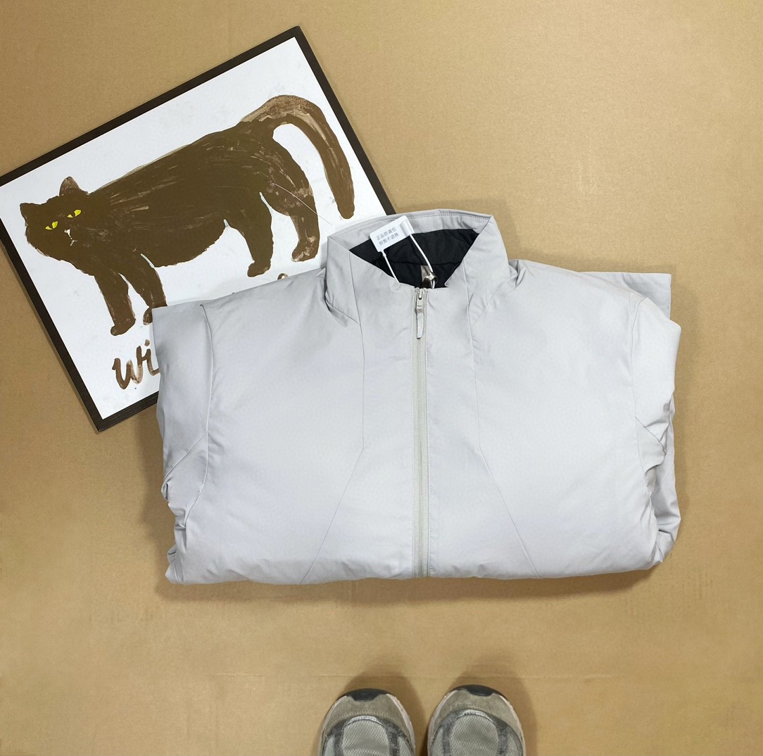Arc'teryx 原單風衣外套男款蒸氣白輕量設計防風潮感| 12 Arc'teryx 原單風衣外套男款蒸氣白輕量設計防風潮感