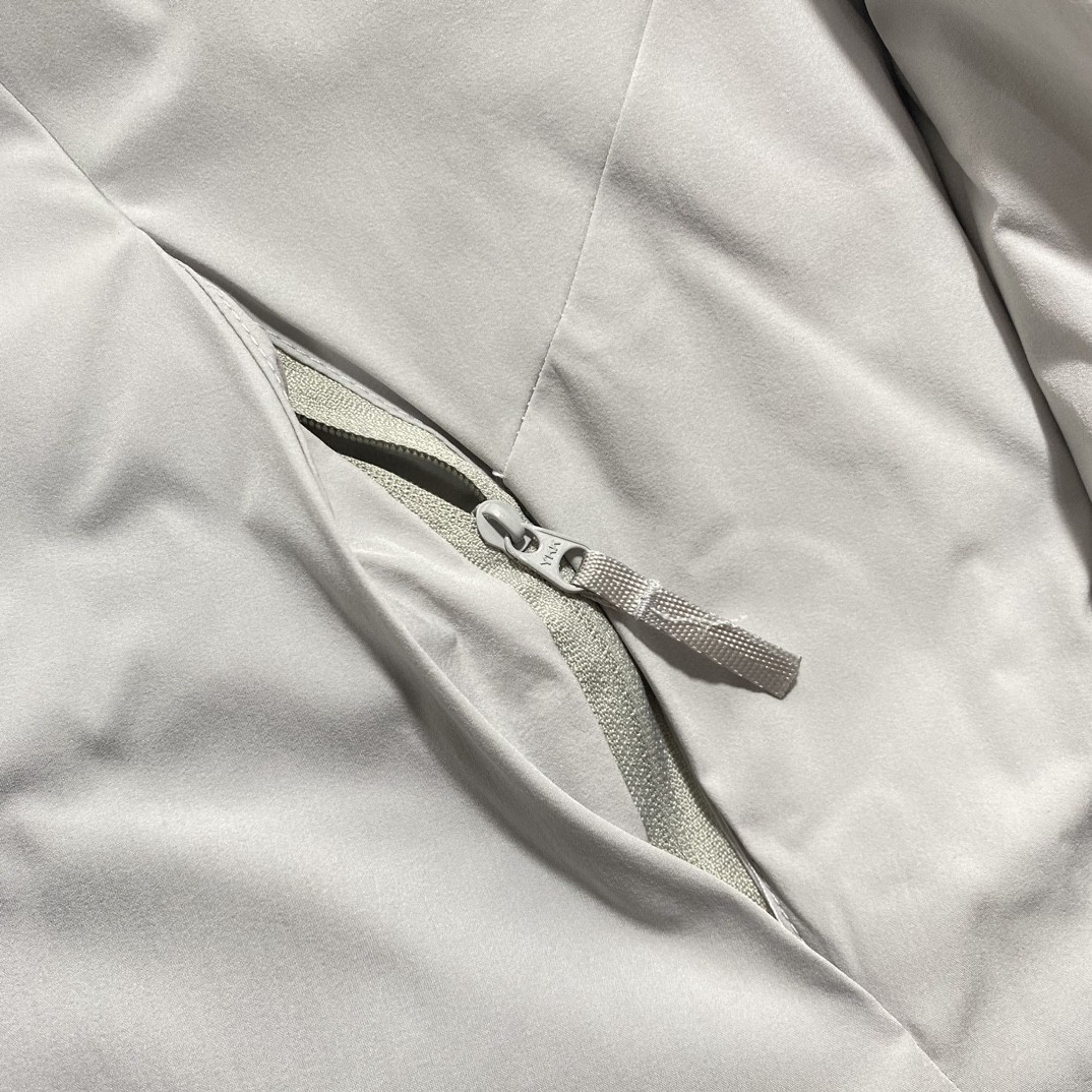 Arc'teryx 原單風衣外套男款蒸氣白輕量設計防風潮感| 9 Arc'teryx 原單風衣外套男款蒸氣白輕量設計防風潮感