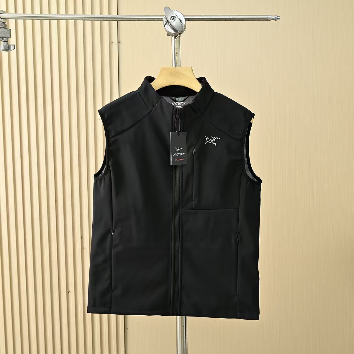 Arc'teryx A貨立領背心男款多色選機能輕便休閒單品| 14 Arc'teryx A貨立領背心男款多色選機能輕便休閒單品