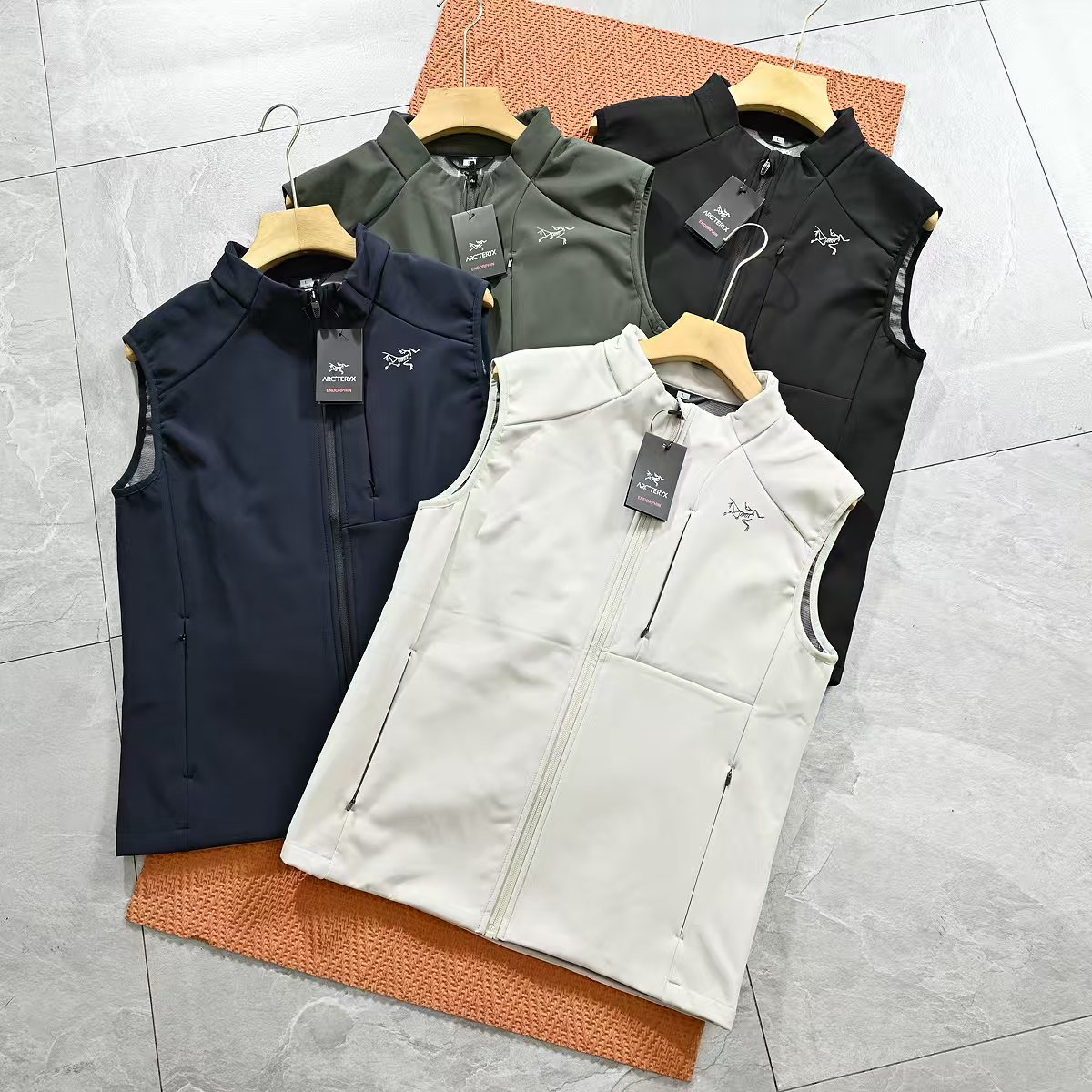 Arc'teryx A貨立領背心男款多色選機能輕便休閒單品| 10 Arc'teryx A貨立領背心男款多色選機能輕便休閒單品