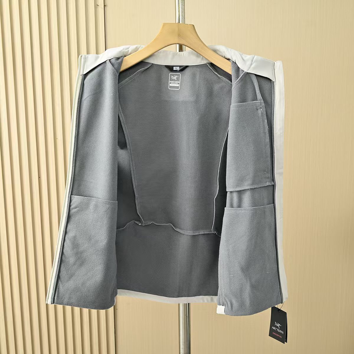Arc'teryx A貨立領背心男款多色選機能輕便休閒單品| 9 Arc'teryx A貨立領背心男款多色選機能輕便休閒單品