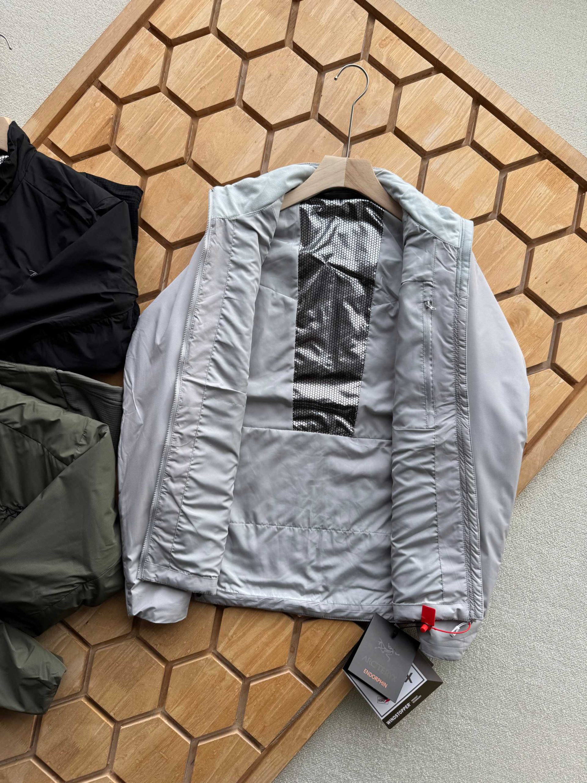 Arc'teryx A貨防風防潑水外套 男款輕薄機能立領三色選擇| 11 Arc'teryx A貨防風防潑水外套 男款輕薄機能立領三色選擇