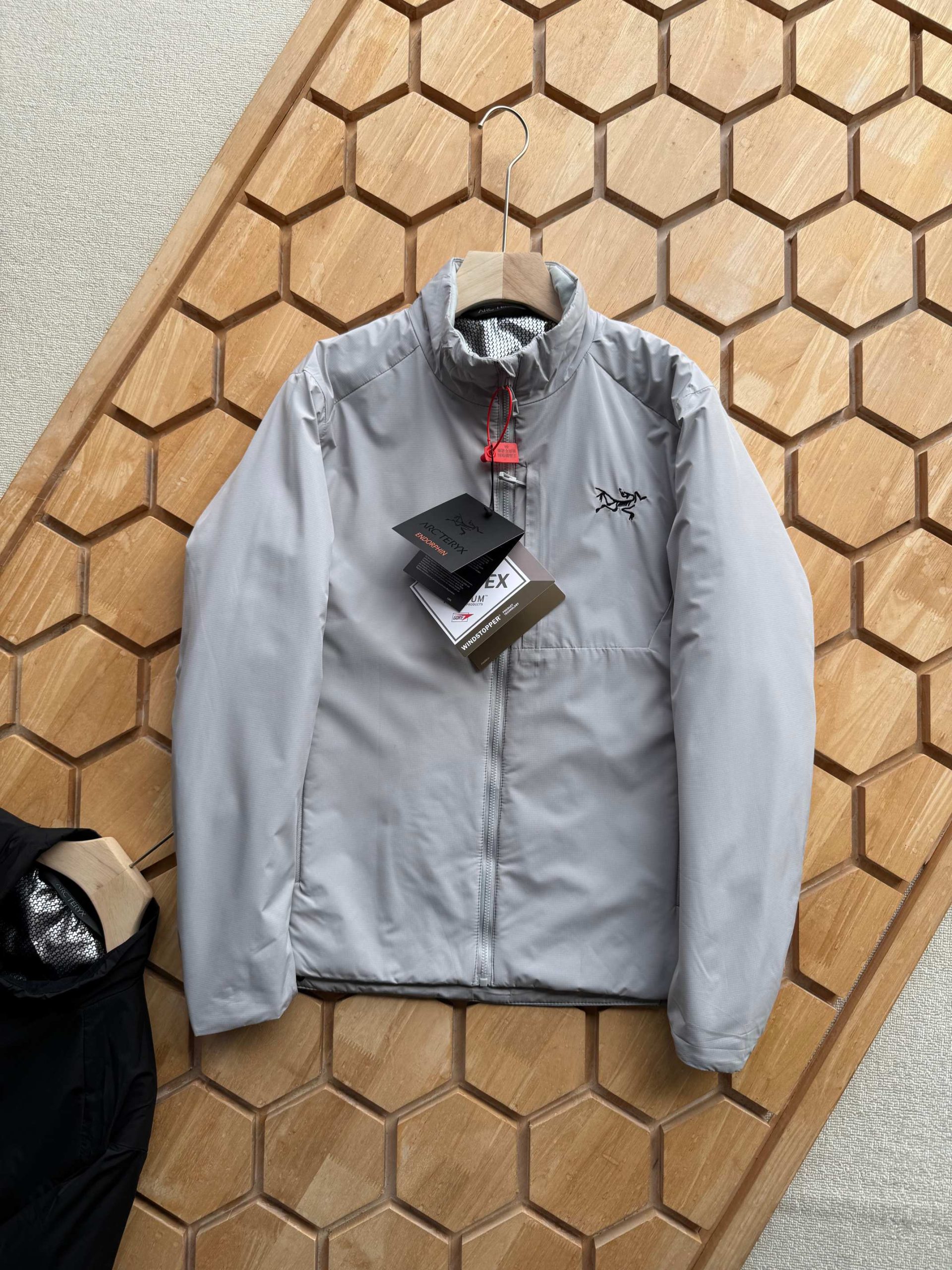 Arc'teryx A貨防風防潑水外套 男款輕薄機能立領三色選擇| 9 Arc'teryx A貨防風防潑水外套 男款輕薄機能立領三色選擇