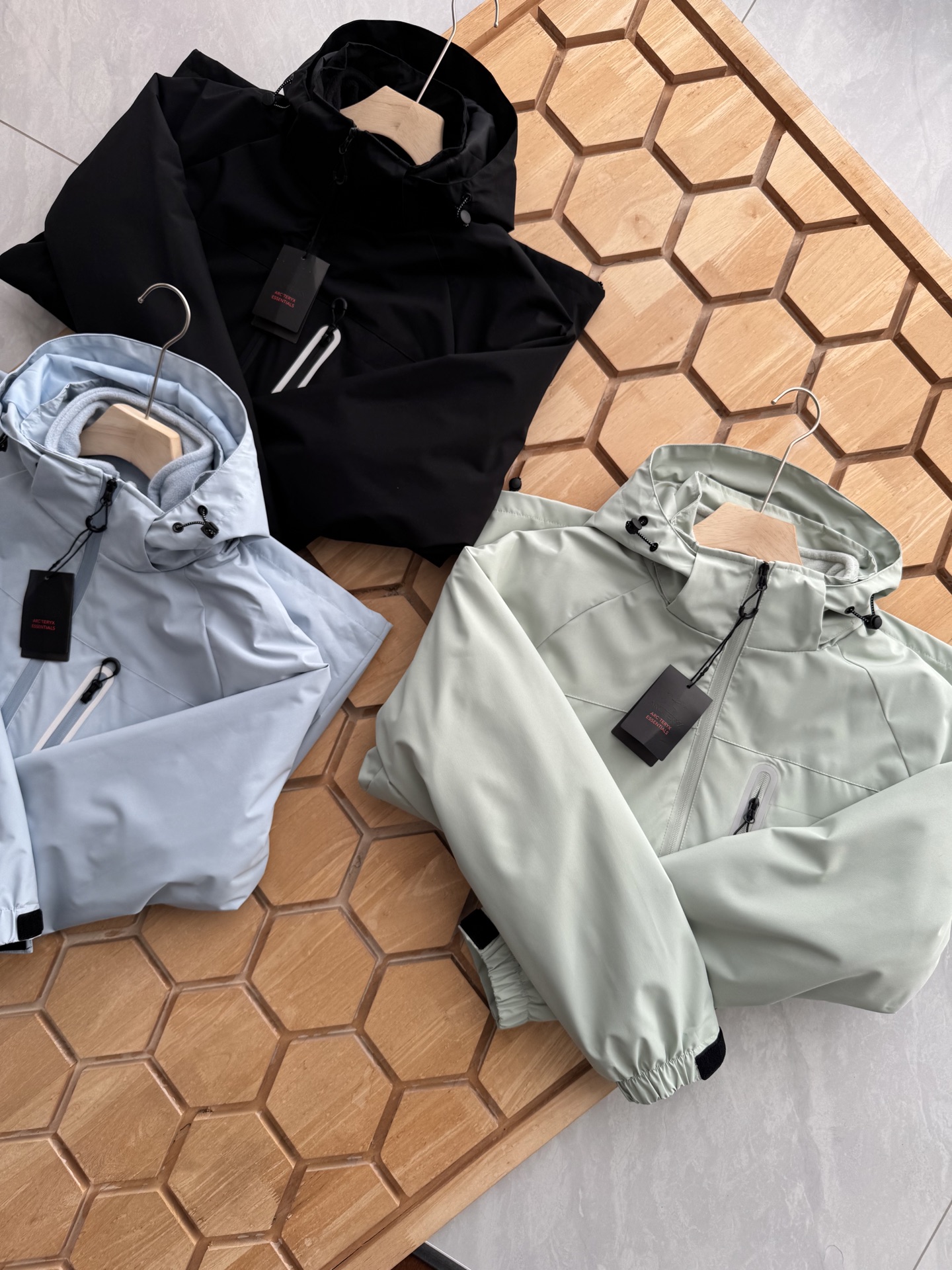 Arc'teryx 原單防水衝鋒衣 男款連帽設計雙色拼接風格| 12 Arc'teryx 原單防水衝鋒衣 男款連帽設計雙色拼接風格