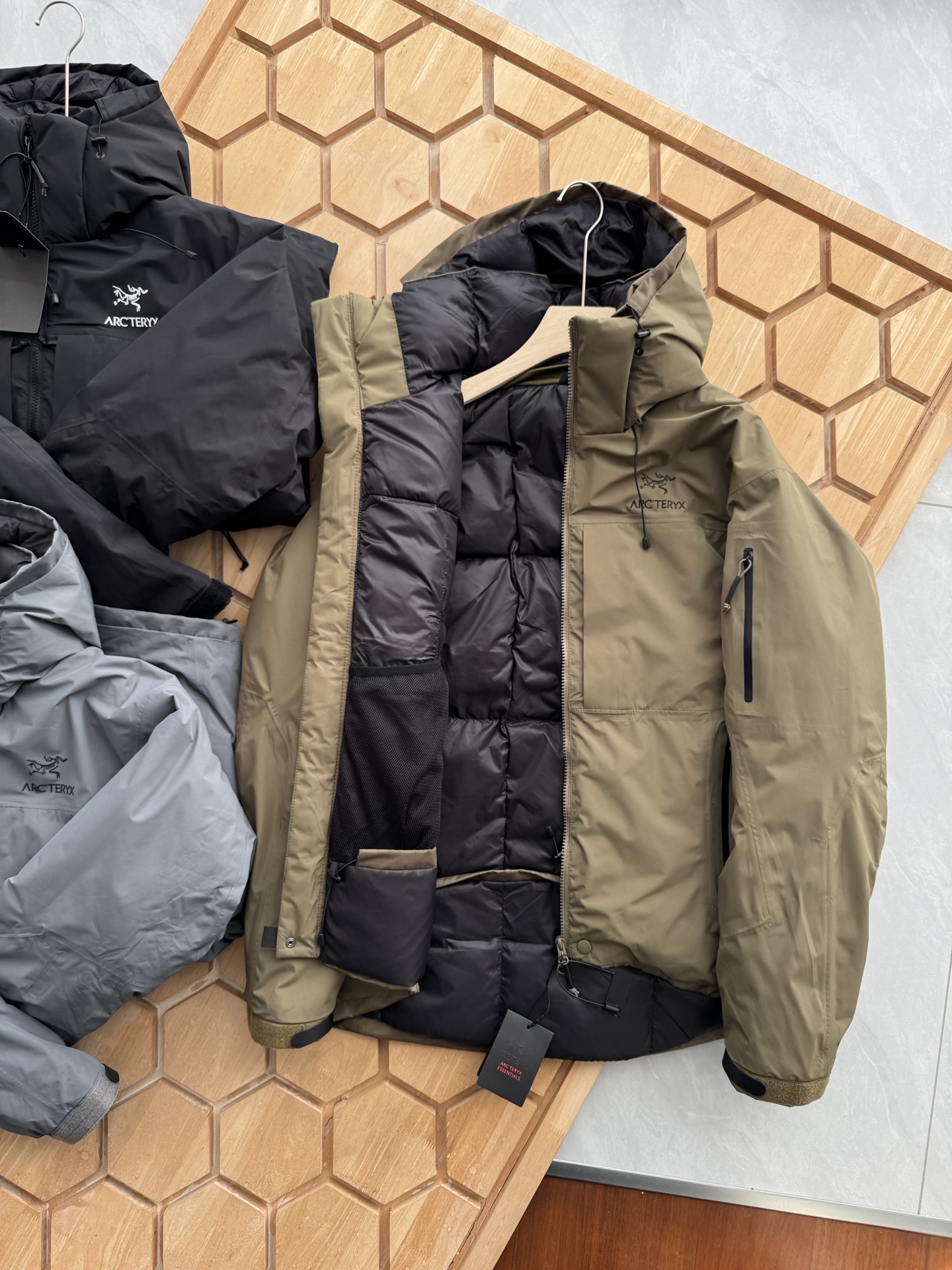 Arc'teryx 原單戶外連帽羽绒 衝鋒衣 灰、黑、軍綠三色防風機能外套| 12 Arc'teryx 原單戶外連帽羽绒 衝鋒衣 灰、黑、軍綠三色防風機能外套