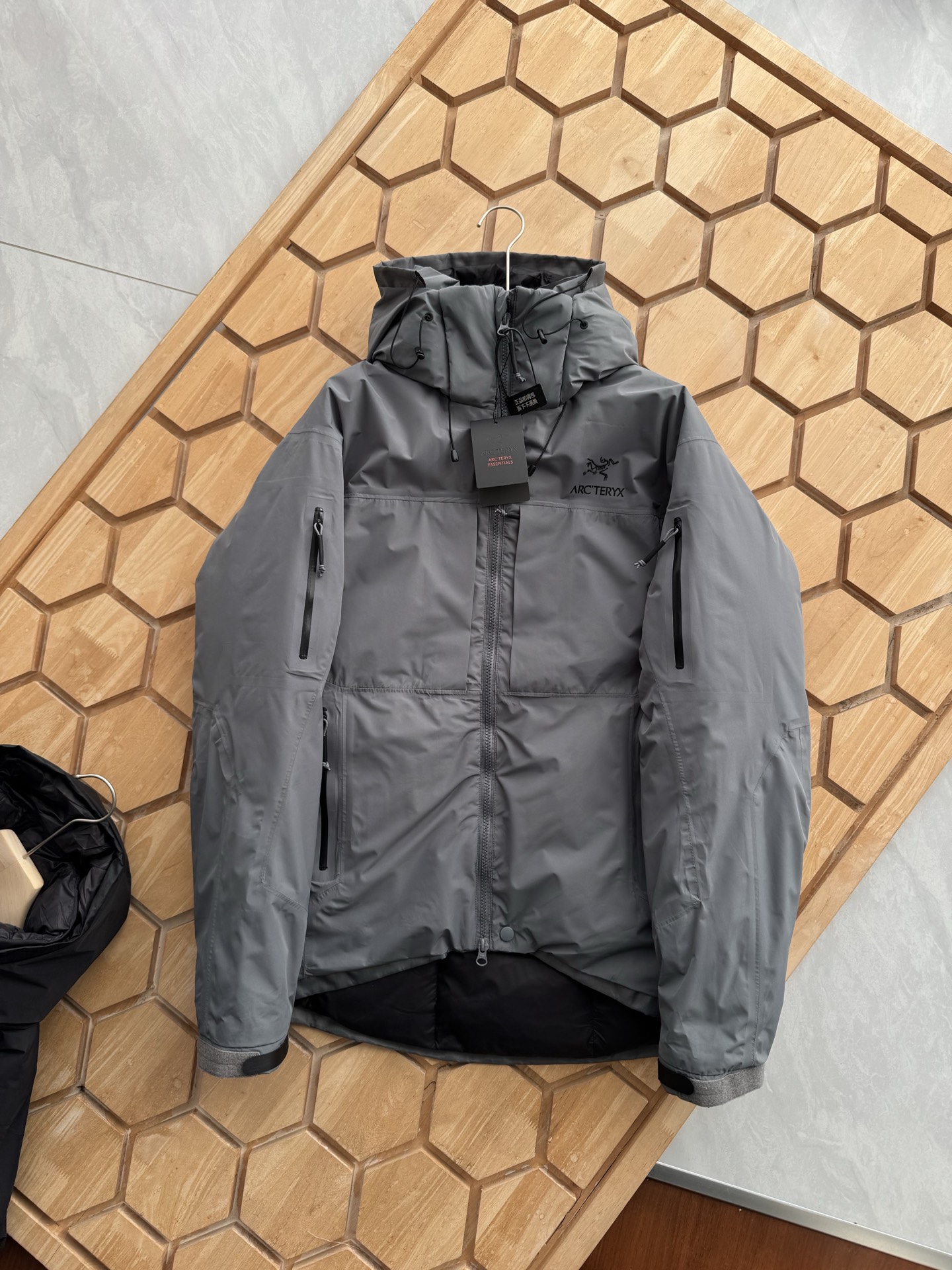 Arc'teryx 原單戶外連帽羽绒 衝鋒衣 灰、黑、軍綠三色防風機能外套| 9 Arc'teryx 原單戶外連帽羽绒 衝鋒衣 灰、黑、軍綠三色防風機能外套