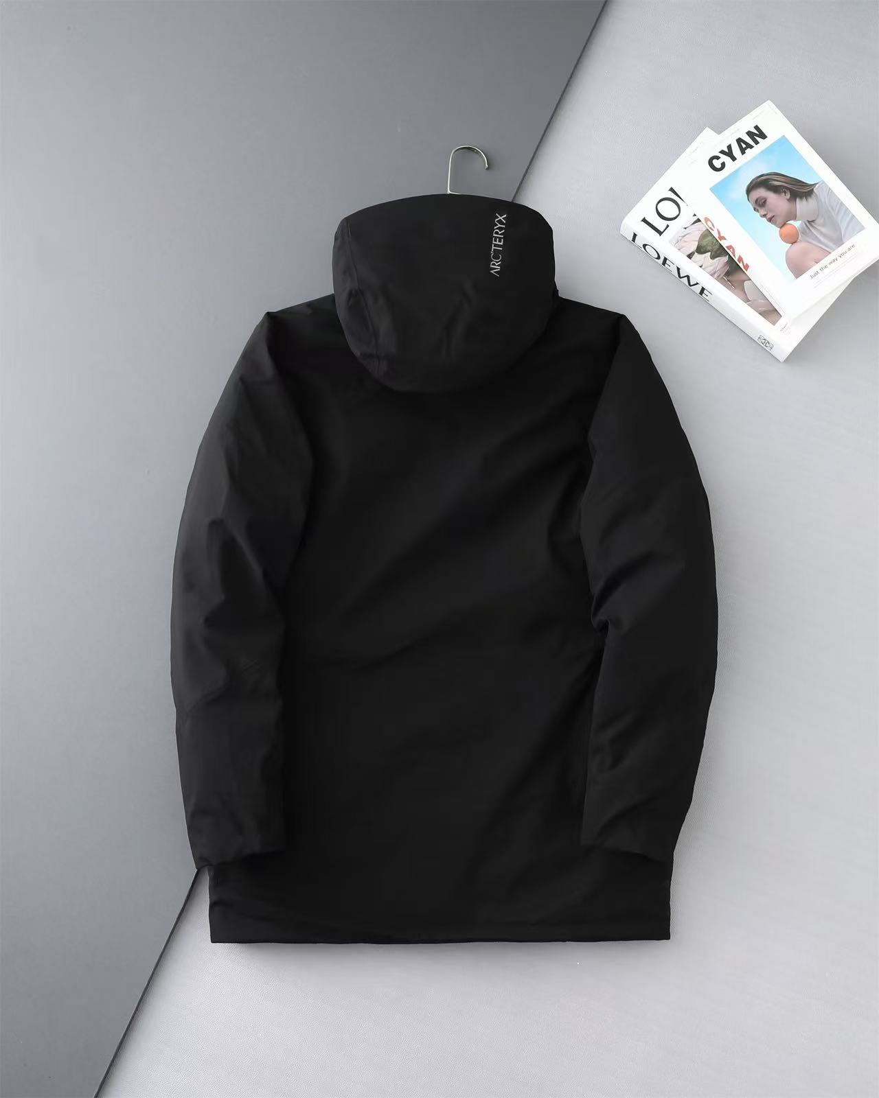 Arc'teryx A貨中長版連帽羽絨外套 黑與藏青防風保暖長版男裝| 12 Arc'teryx A貨中長版連帽羽絨外套 黑與藏青防風保暖長版男裝