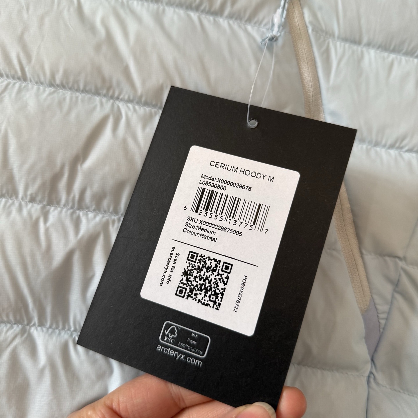 Arc'teryx 高仿黑色連帽羽絨外套 經典輕量防風款式| 15 Arc'teryx 高仿黑色連帽羽絨外套 經典輕量防風款式
