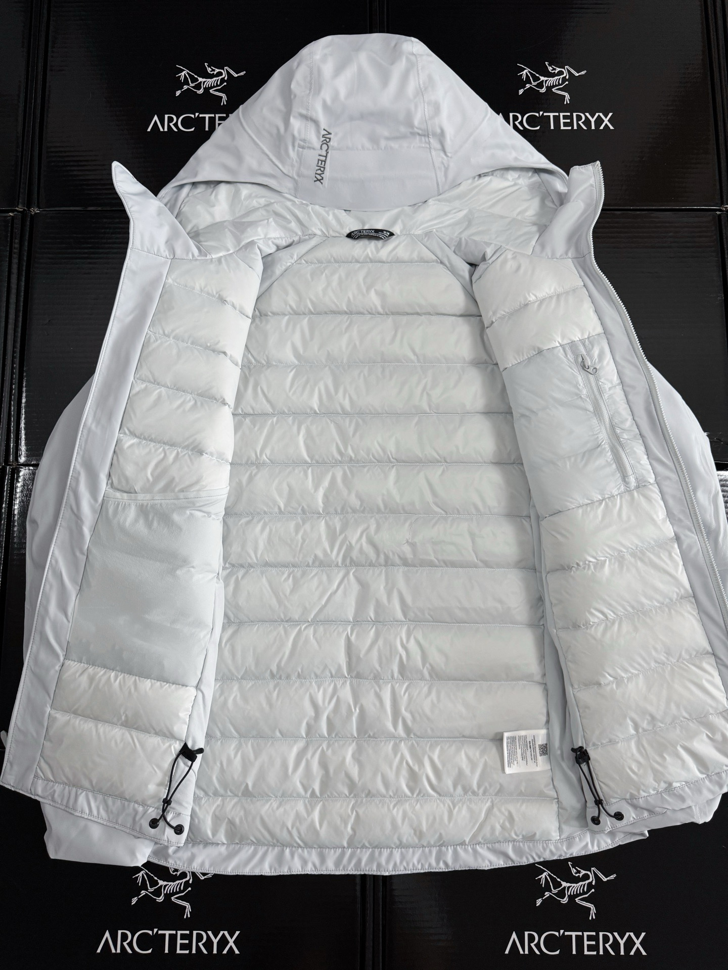 Arc'teryx 一比一防風外套 連帽設計 隱秘灰新色登場| 8 Arc'teryx 一比一防風外套 連帽設計 隱秘灰新色登場