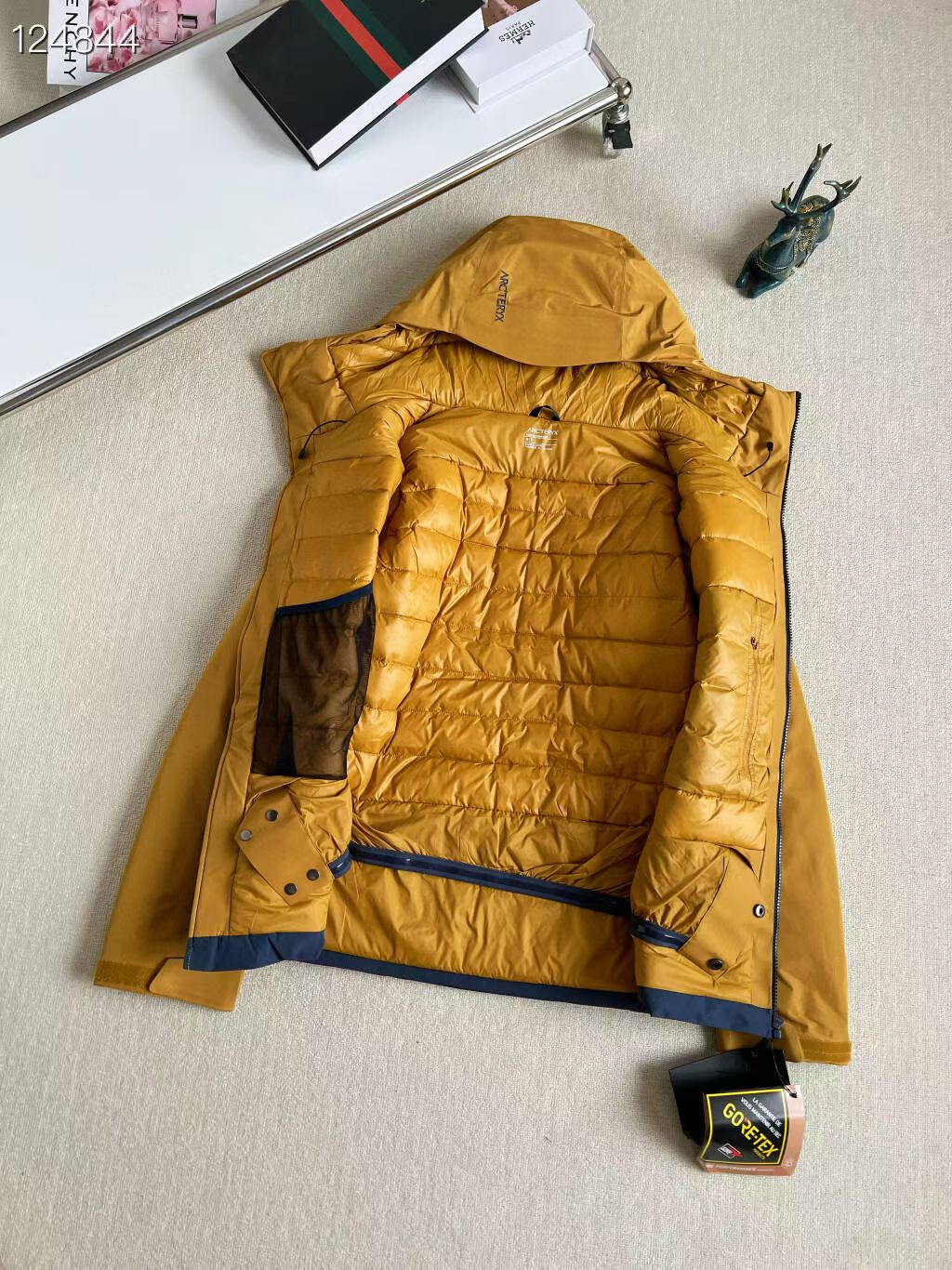 Arc'teryx A貨撞色拼接連帽衝鋒衣 三色選擇 山系造型首選| 8 Arc'teryx A貨撞色拼接連帽衝鋒衣 三色選擇 山系造型首選