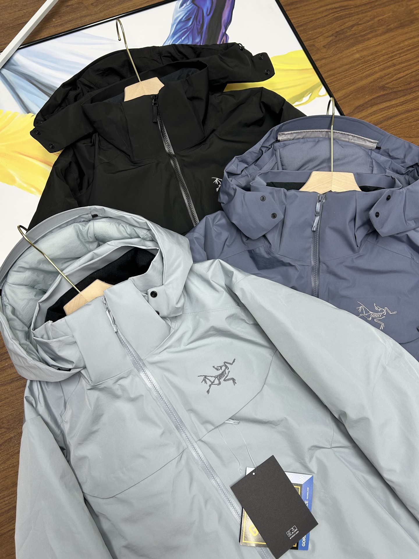 Arc'teryx A貨防風羽绒夾克外套 三色經典連帽款| 13 Arc'teryx A貨防風羽绒夾克外套 三色經典連帽款