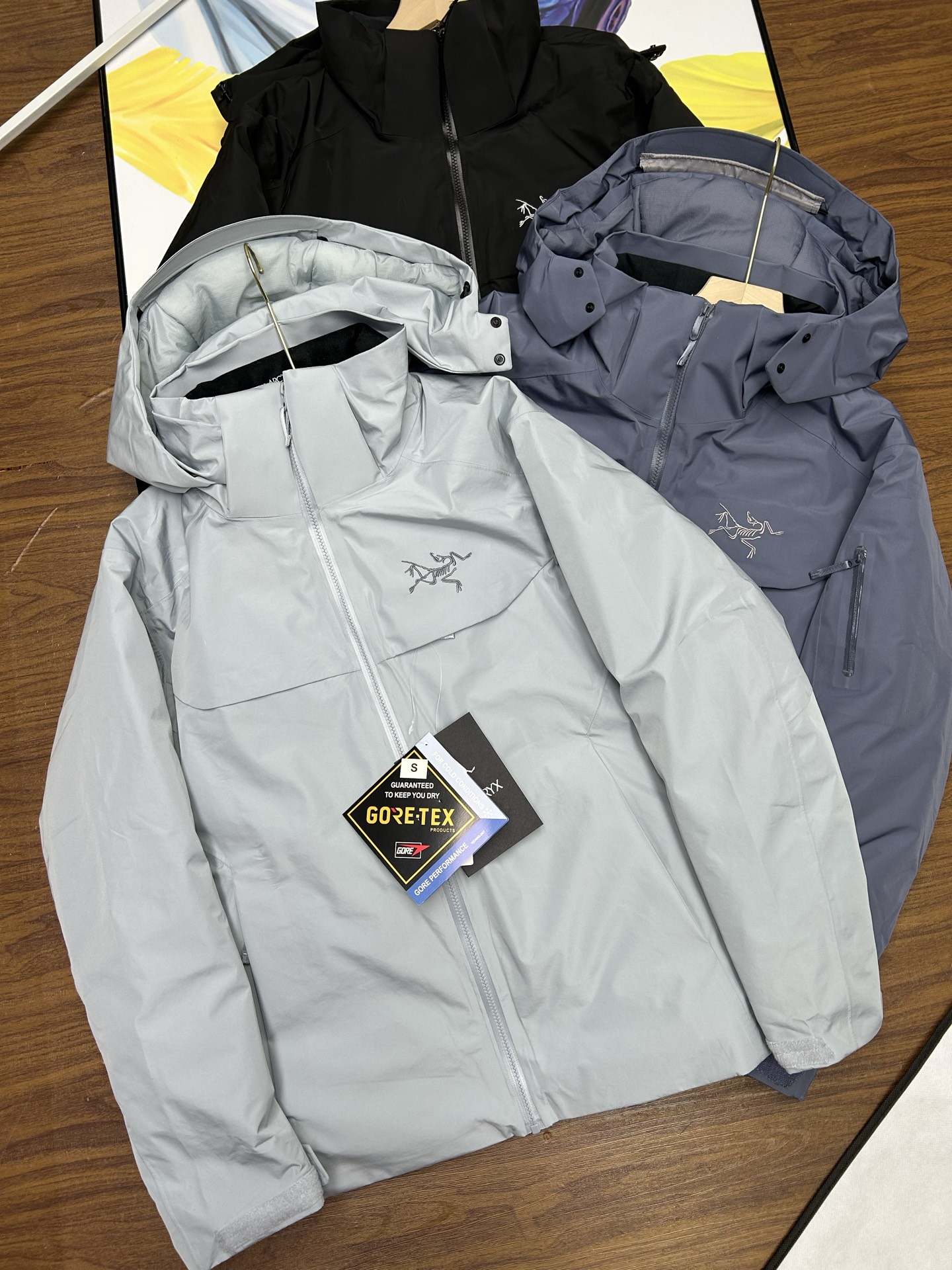 Arc'teryx A貨防風羽绒夾克外套 三色經典連帽款| 10 Arc'teryx A貨防風羽绒夾克外套 三色經典連帽款