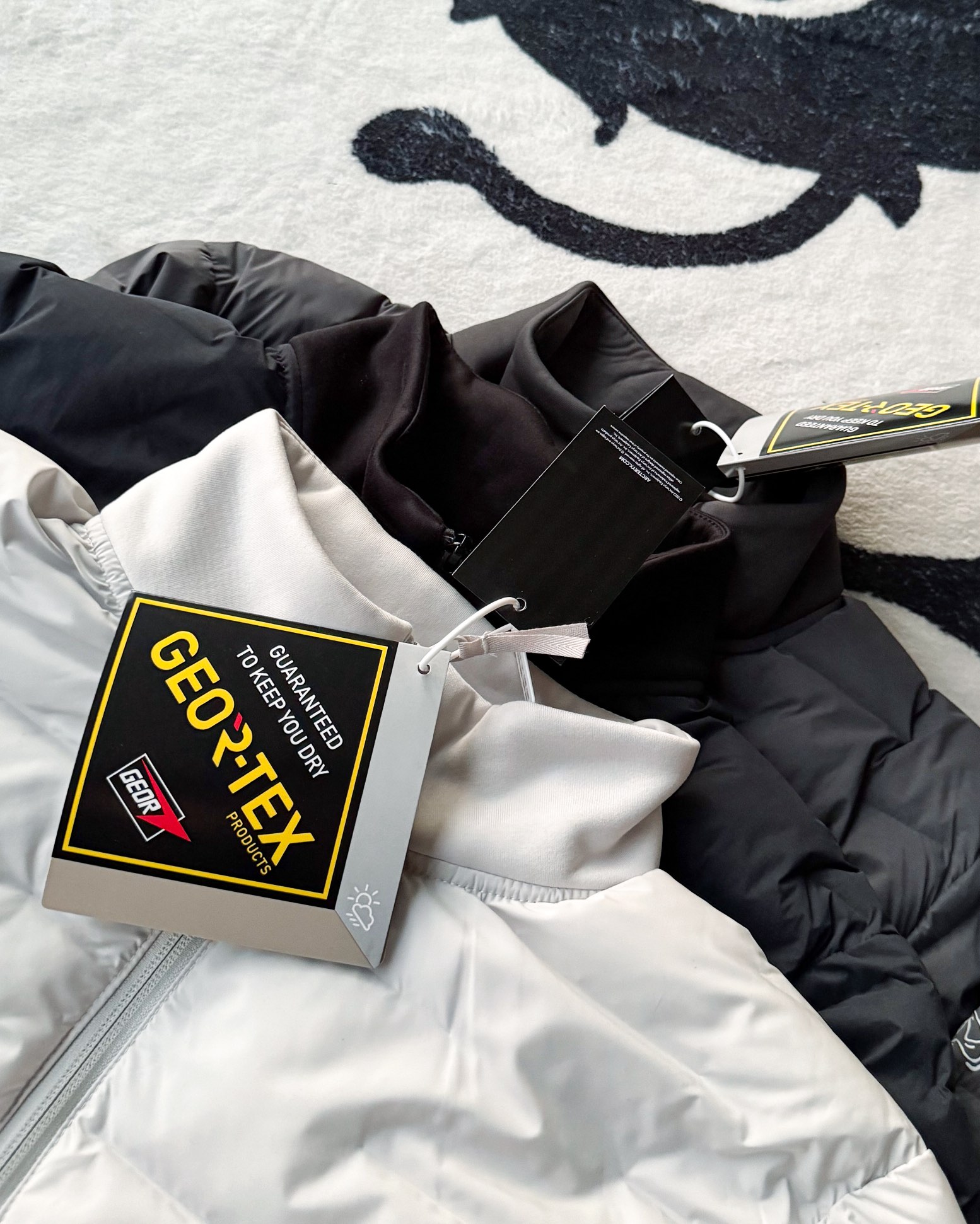 Arc'teryx 原單格紋羽絨外套 男款深灰拼接設計| 19 Arc'teryx 原單格紋羽絨外套 男款深灰拼接設計
