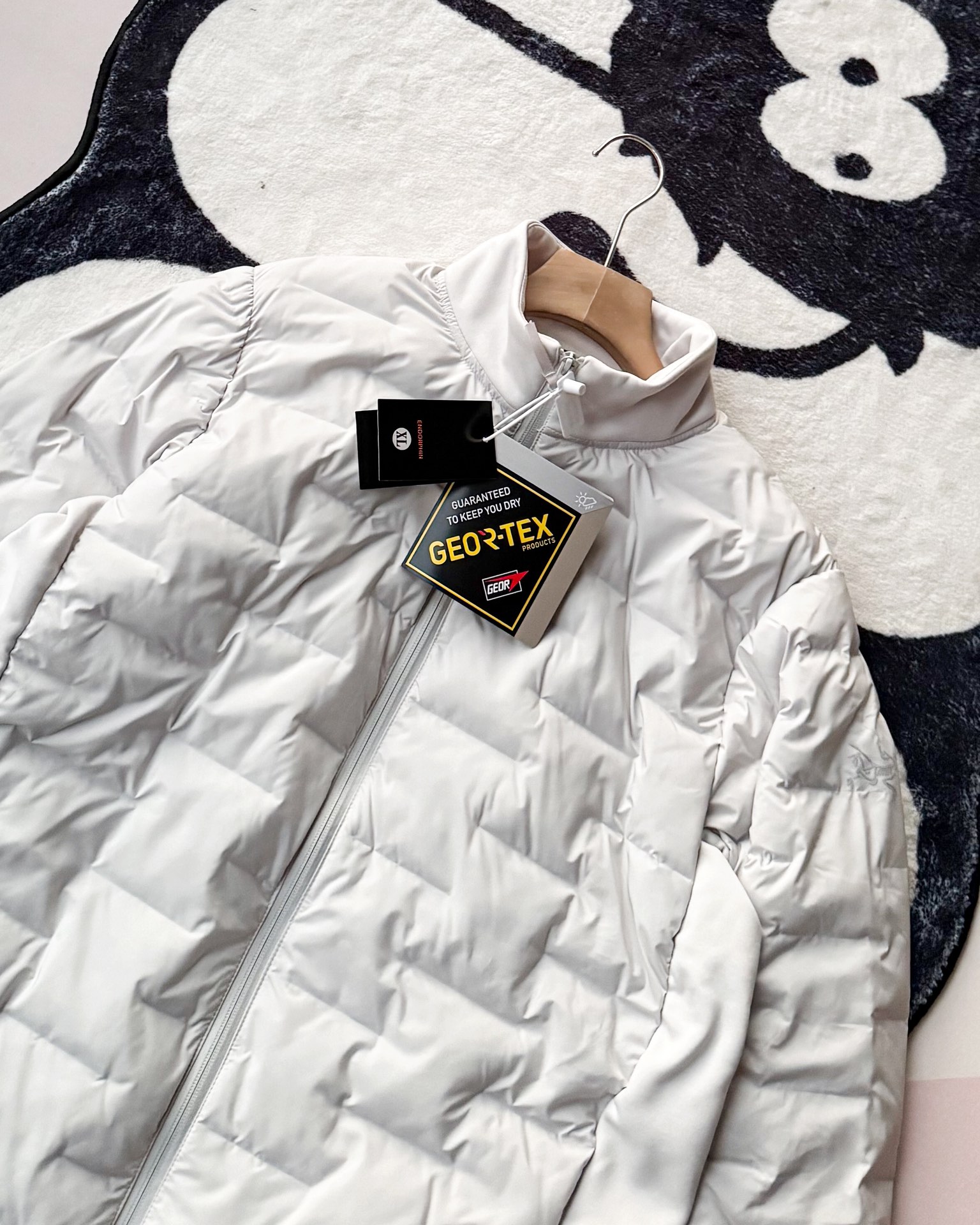 Arc'teryx 原單格紋羽絨外套 男款深灰拼接設計| 11 Arc'teryx 原單格紋羽絨外套 男款深灰拼接設計