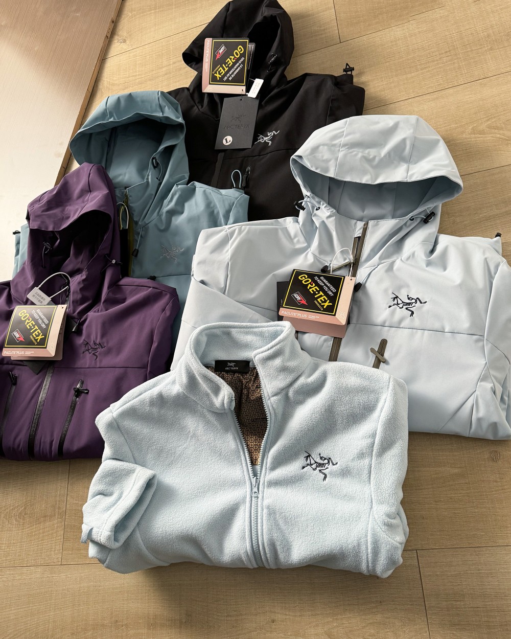 Arc'teryx 高仿Gore-Tex軟殼外套與抓絨層套組 內外兼備全功能| 10 Arc'teryx 高仿Gore-Tex軟殼外套與抓絨層套組 內外兼備全功能