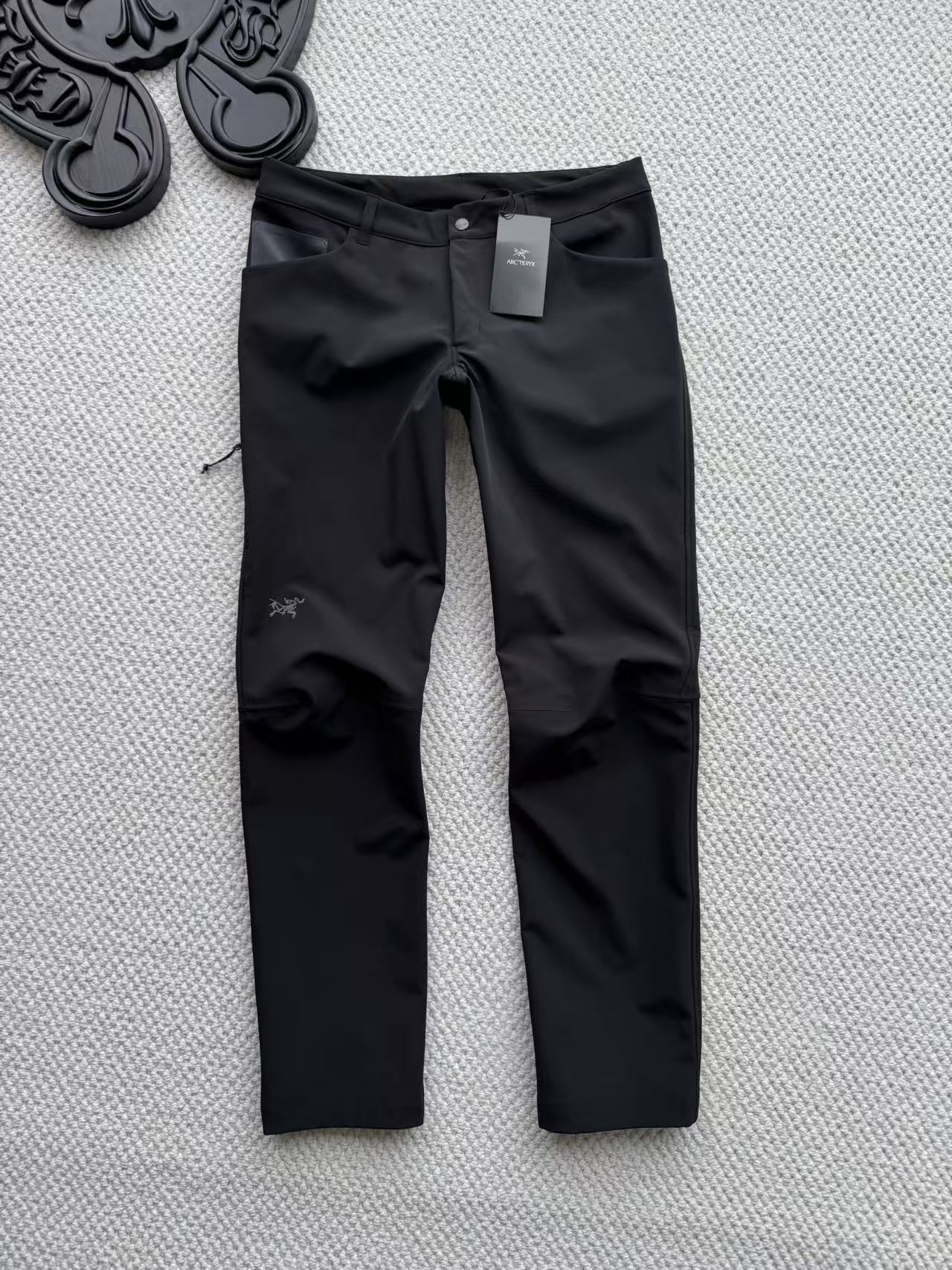 Arc'teryx 高仿男士黑色軟殼褲 彈性修身剪裁款 戶外機能風| 12 Arc'teryx 高仿男士黑色軟殼褲 彈性修身剪裁款 戶外機能風