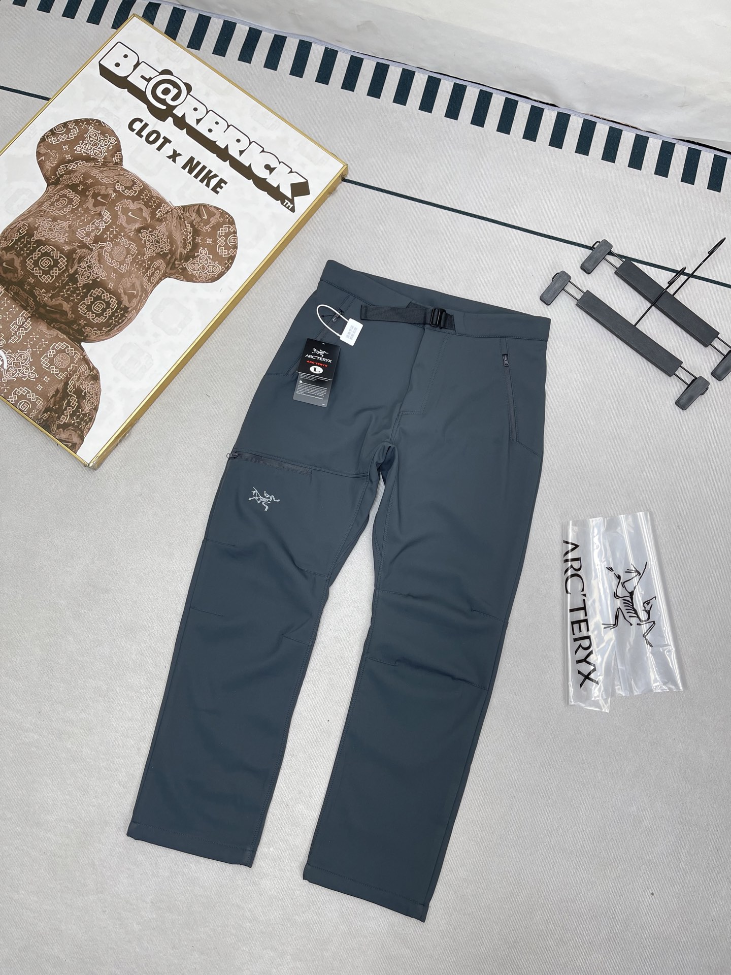 Arc'teryx 高仿機能拼接男褲 雙色設計運動款 彈力透氣修身版| 13 Arc'teryx 高仿機能拼接男褲 雙色設計運動款 彈力透氣修身版