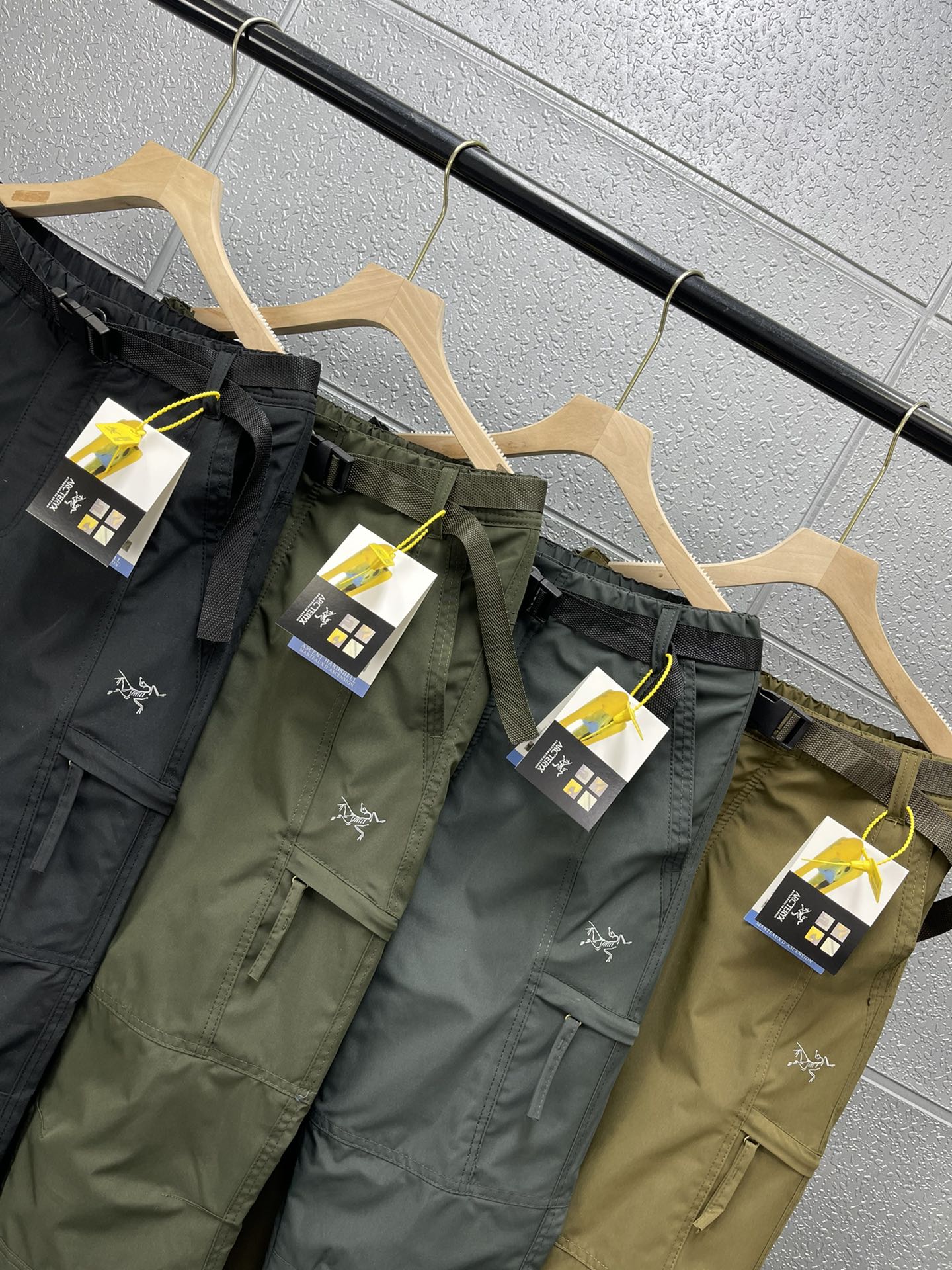 Arc'teryx 高仿男款防風長褲 多色戶外機能款 吸濕快乾剪裁| 12 Arc'teryx 高仿男款防風長褲 多色戶外機能款 吸濕快乾剪裁