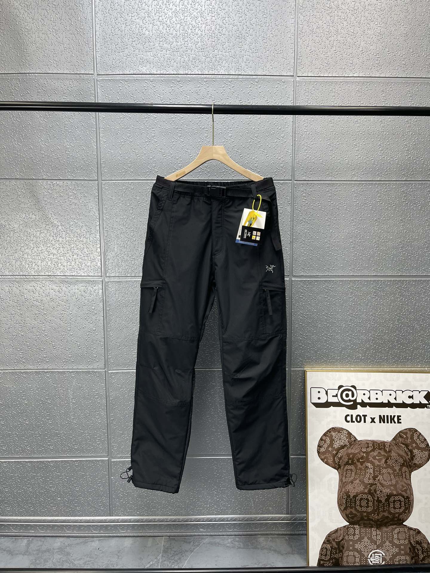 Arc'teryx 高仿男款防風長褲 多色戶外機能款 吸濕快乾剪裁| 10 Arc'teryx 高仿男款防風長褲 多色戶外機能款 吸濕快乾剪裁