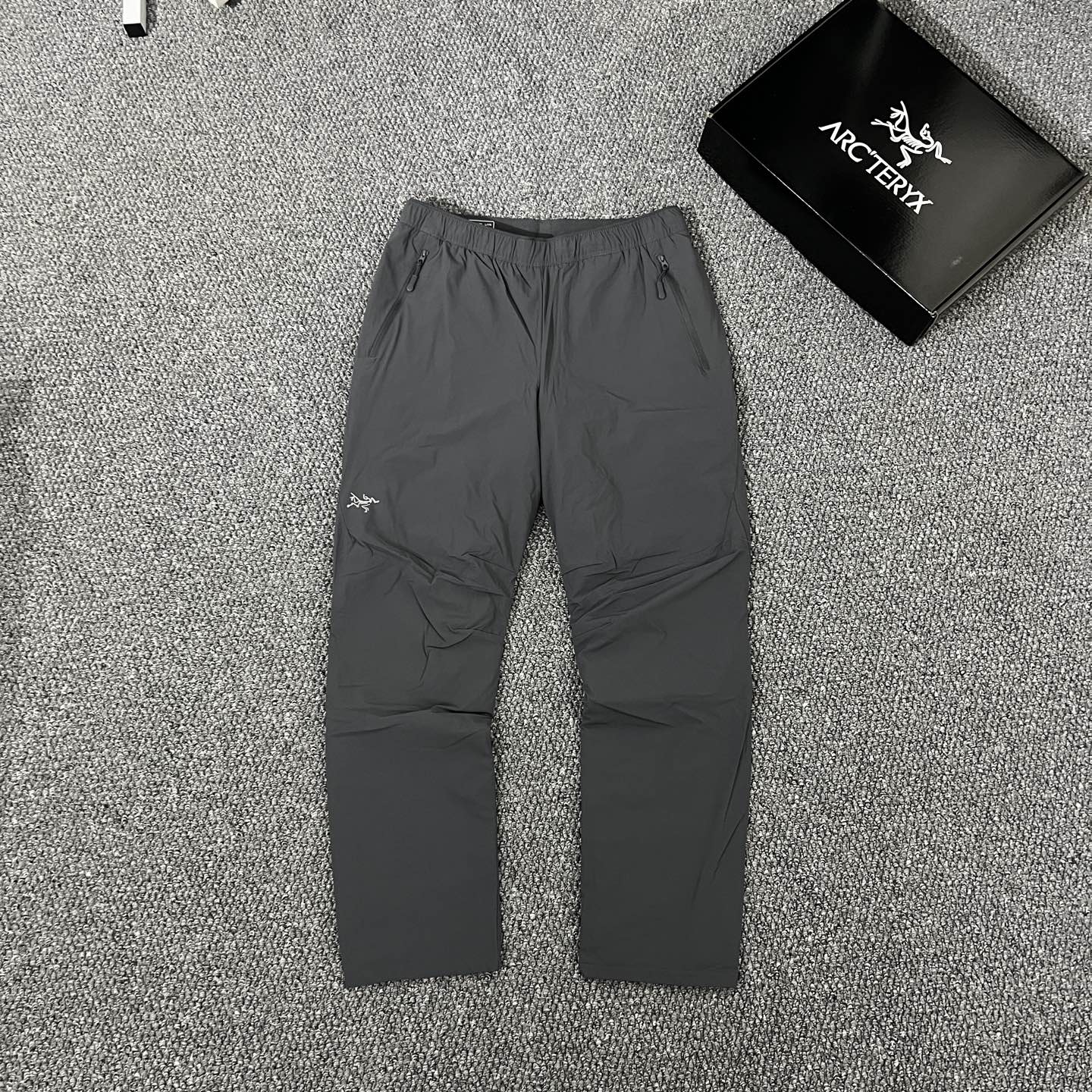 Arc'teryx 高仿男款輕機能長褲 三色選擇 都會風剪裁設計| 13 Arc'teryx 高仿男款輕機能長褲 三色選擇 都會風剪裁設計