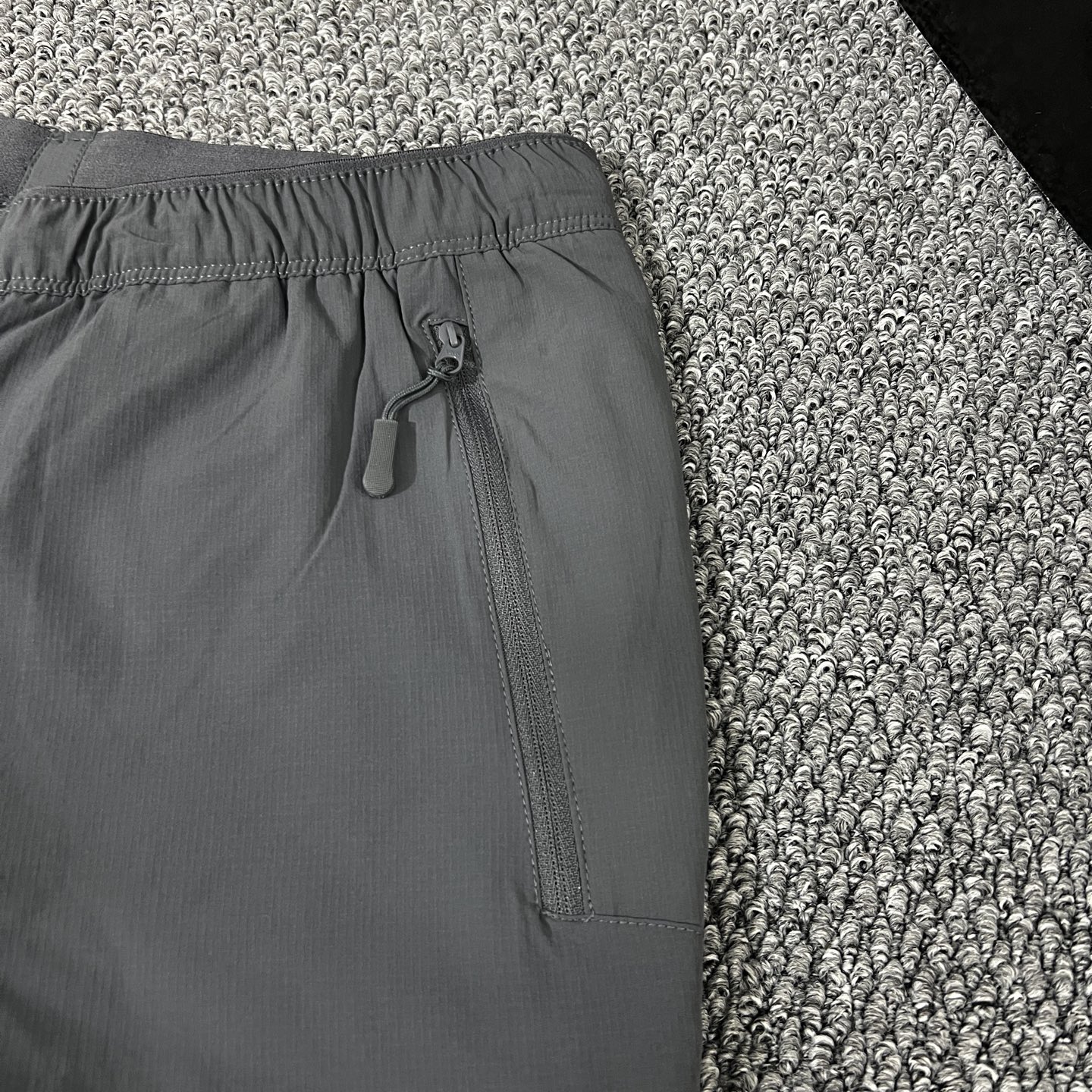 Arc'teryx 高仿男款輕機能長褲 三色選擇 都會風剪裁設計| 11 Arc'teryx 高仿男款輕機能長褲 三色選擇 都會風剪裁設計