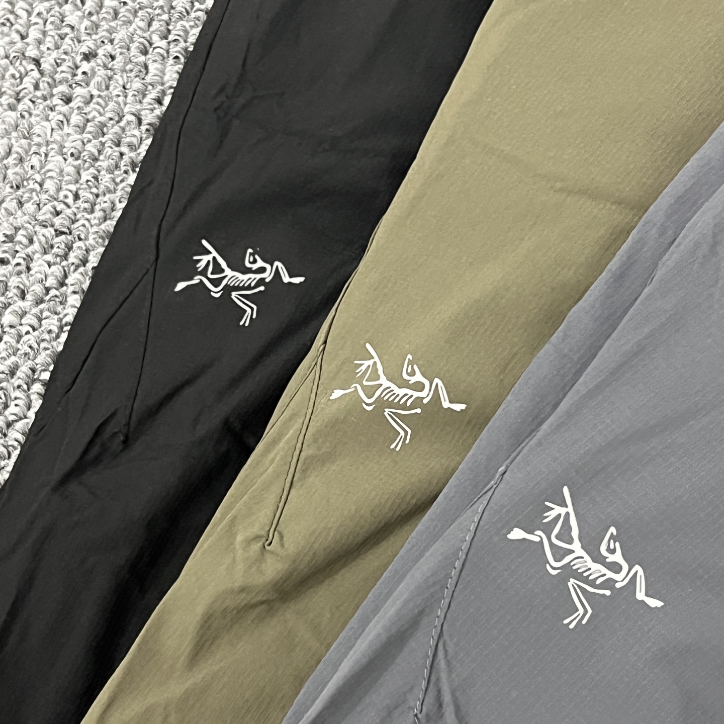 Arc'teryx 高仿男款輕機能長褲 三色選擇 都會風剪裁設計| 8 Arc'teryx 高仿男款輕機能長褲 三色選擇 都會風剪裁設計