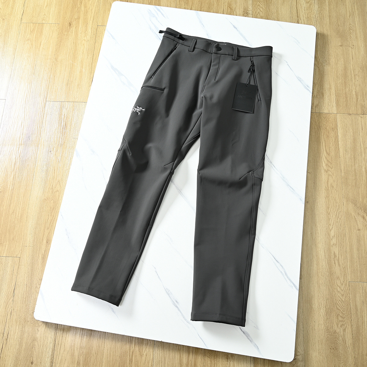 Arc'teryx 高仿黑色修身機能褲 男士簡約登山風格款| 10 Arc'teryx 高仿黑色修身機能褲 男士簡約登山風格款