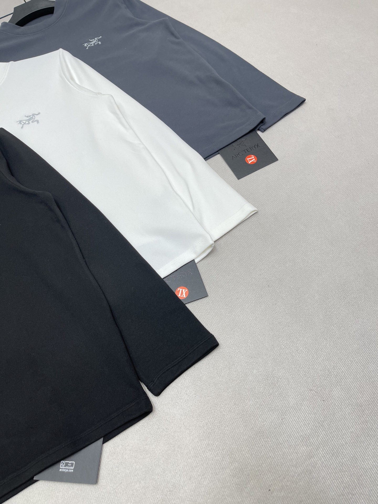 Arc'teryx 一比一長袖打底衫 男款簡約刺繡LOGO三色可選 高彈親膚材質| 12 Arc'teryx 一比一長袖打底衫 男款簡約刺繡LOGO三色可選 高彈親膚材質