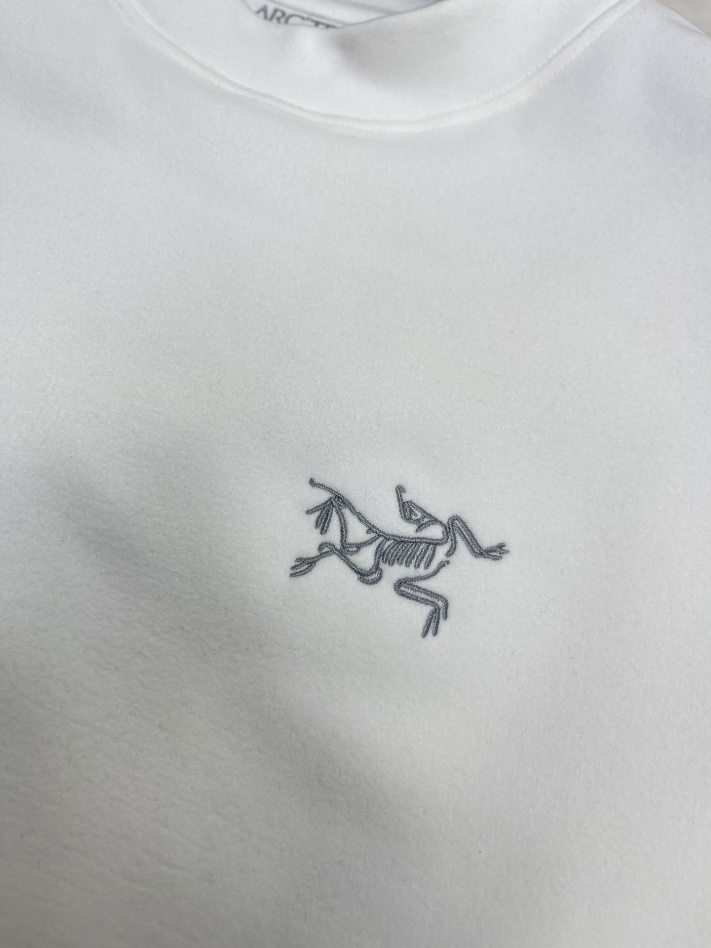 Arc'teryx 一比一長袖打底衫 男款簡約刺繡LOGO三色可選 高彈親膚材質| 8 Arc'teryx 一比一長袖打底衫 男款簡約刺繡LOGO三色可選 高彈親膚材質