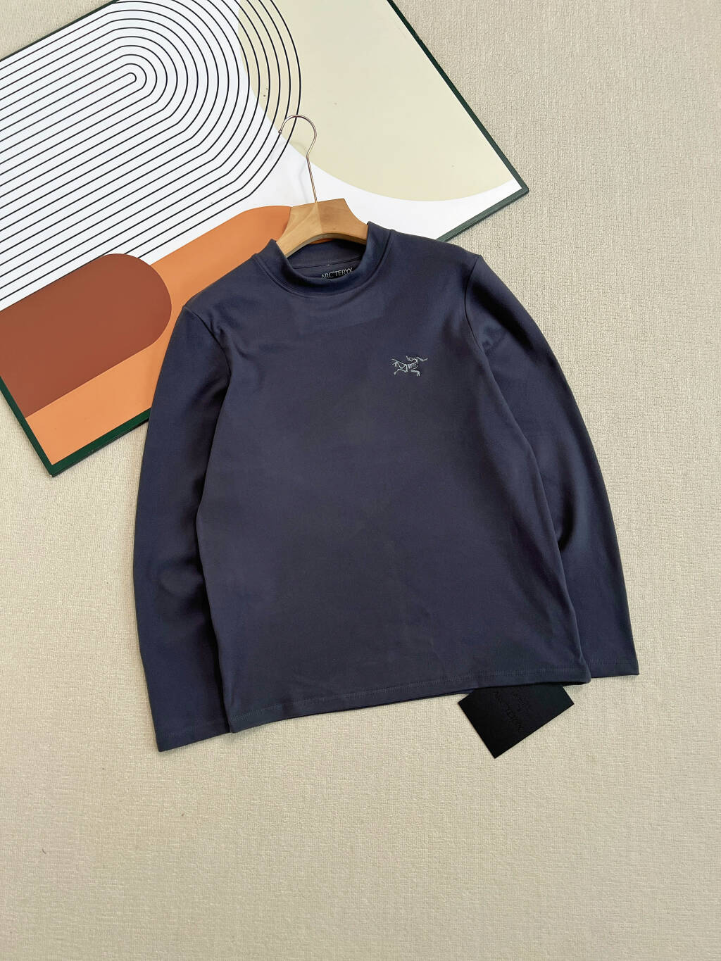 Arc'teryx 高仿打底長袖上衣 三色圓領簡約設計 適合內搭或單穿| 13 Arc'teryx 高仿打底長袖上衣 三色圓領簡約設計 適合內搭或單穿