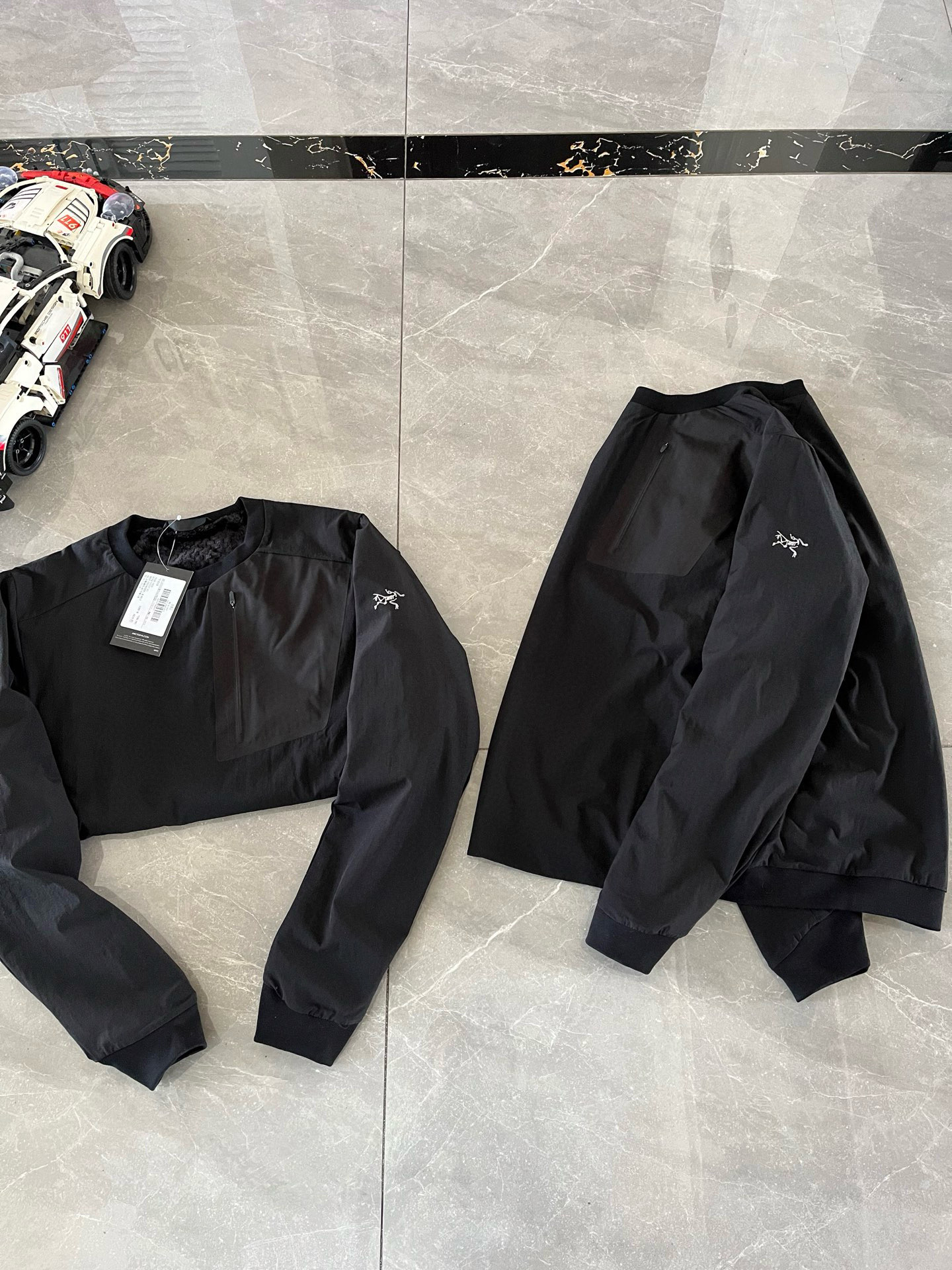 Arc'teryx A貨防風圓領長袖上衣 黑色雙款式 胸前拉鍊設計| 13 Arc'teryx A貨防風圓領長袖上衣 黑色雙款式 胸前拉鍊設計