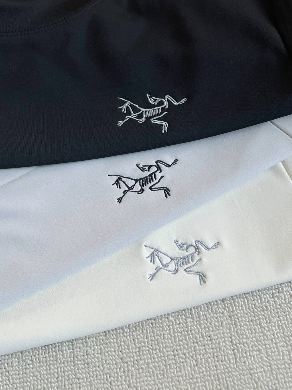 Arc'teryx 一比一機能打底衫 長袖圓領三色設計 簡約百搭實穿款| 10 Arc'teryx 一比一機能打底衫 長袖圓領三色設計 簡約百搭實穿款