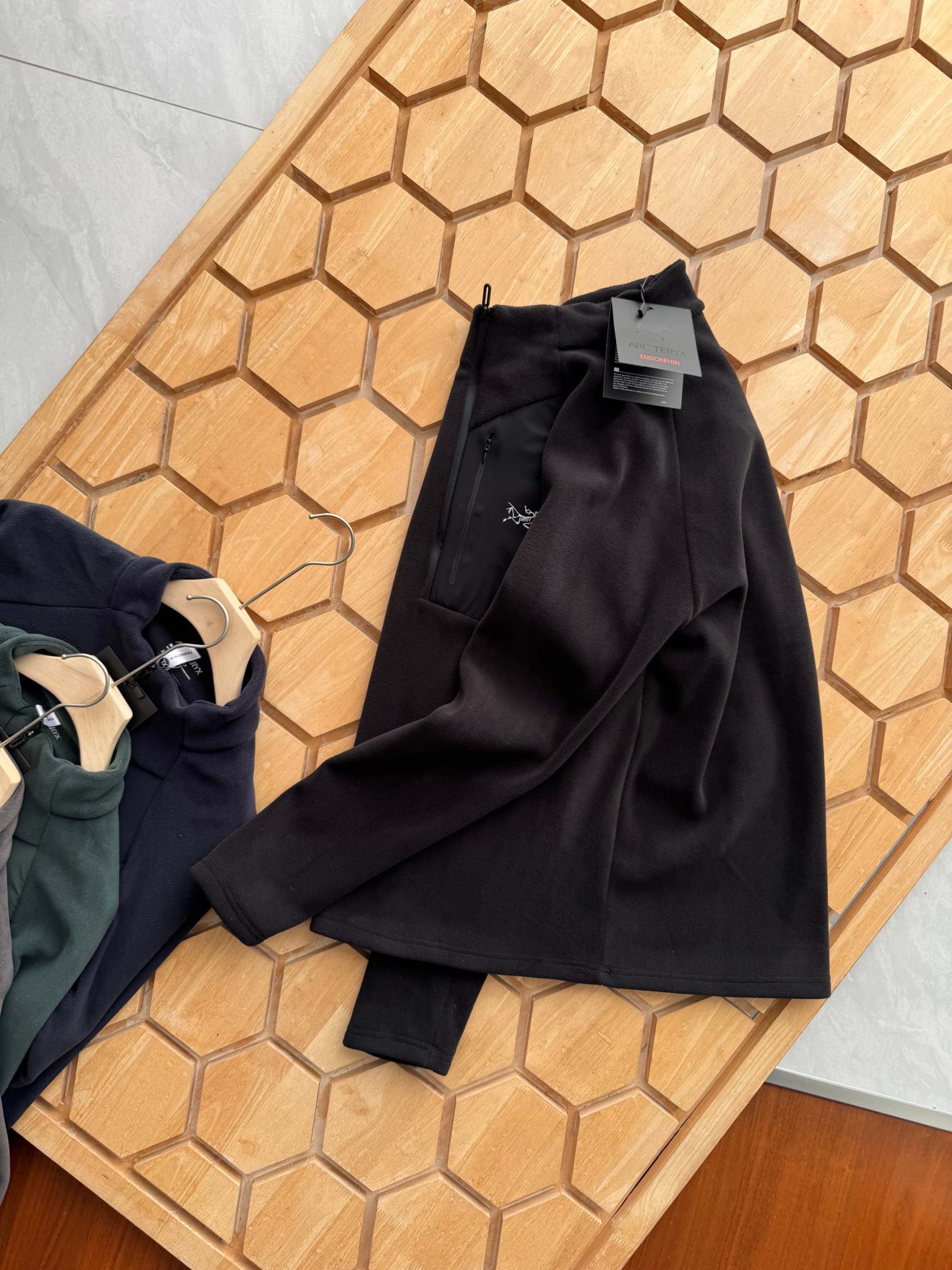 Arc'teryx 一比一男款長袖排汗衫 簡約風格戶外休閒| 7 Arc'teryx 一比一男款長袖排汗衫 簡約風格戶外休閒