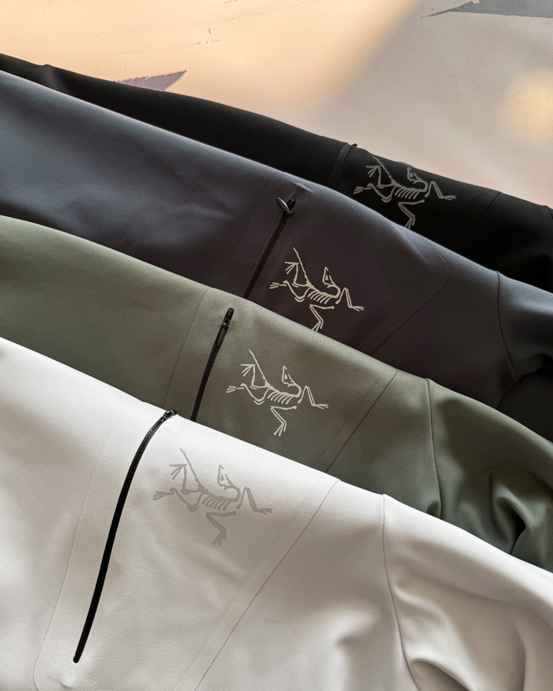 Arc’teryx A貨男士長袖圓領衫 百搭款式舒適親膚| 8 Arc’teryx A貨男士長袖圓領衫 百搭款式舒適親膚