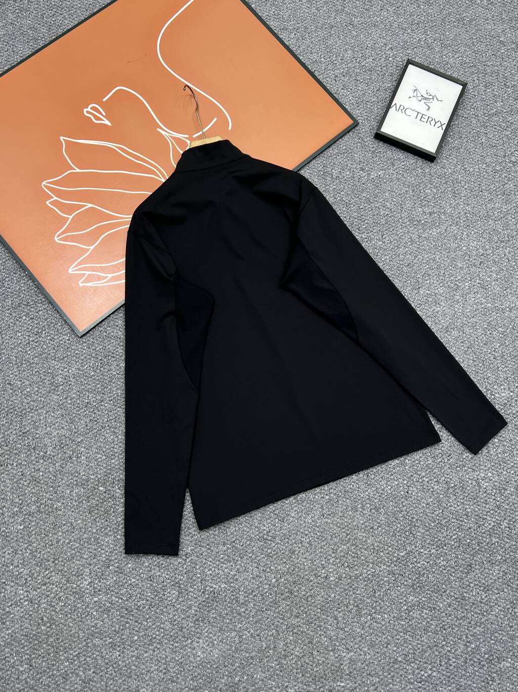Arc'teryx 高仿男士兩件式套裝 長袖與運動長褲組合| 7 Arc'teryx 高仿男士兩件式套裝 長袖與運動長褲組合