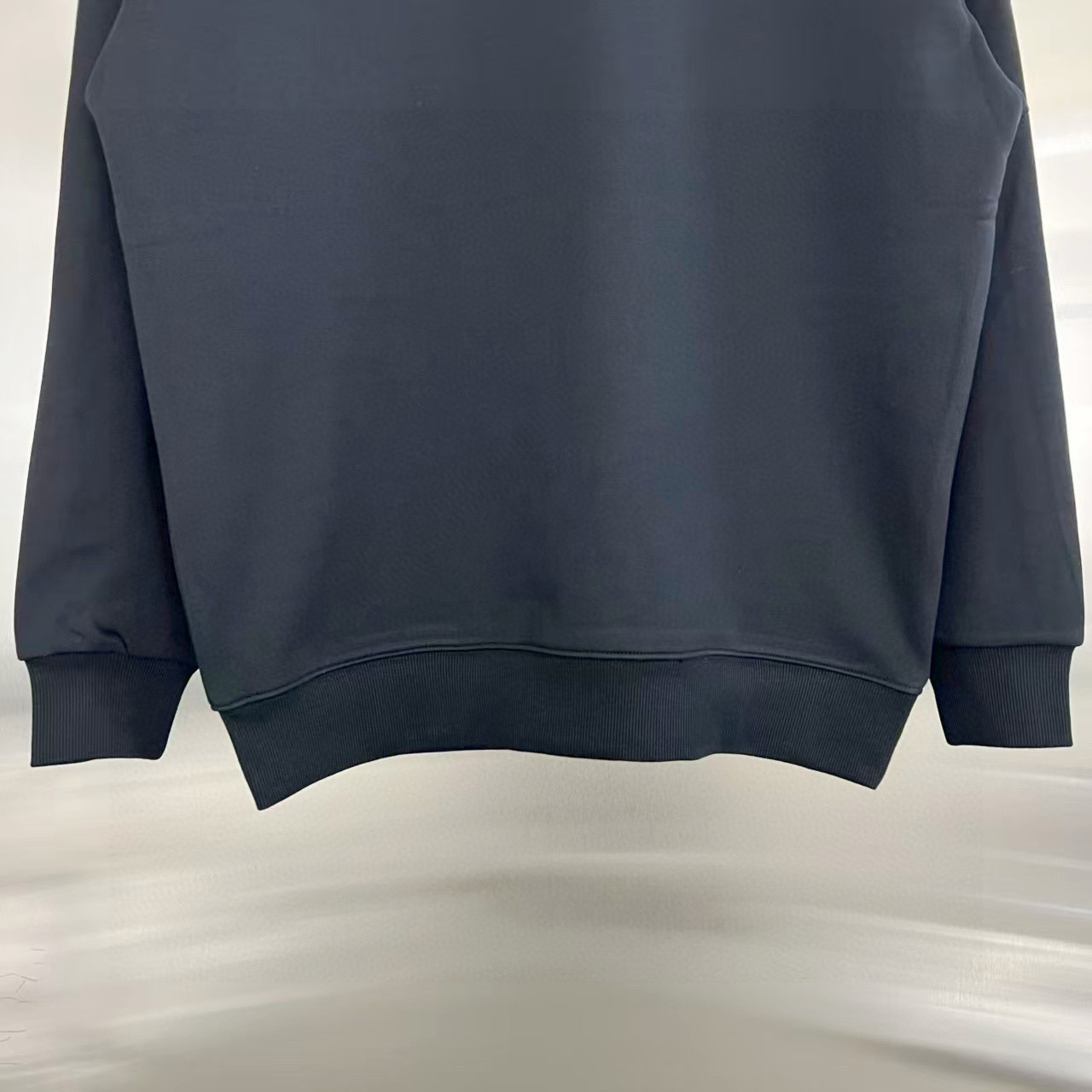 Balenciaga A貨男士圓領衛衣 黑底粉紅BB塗鴉徽章風格 潮感滿分| 7 Balenciaga A貨男士圓領衛衣 黑底粉紅BB塗鴉徽章風格 潮感滿分