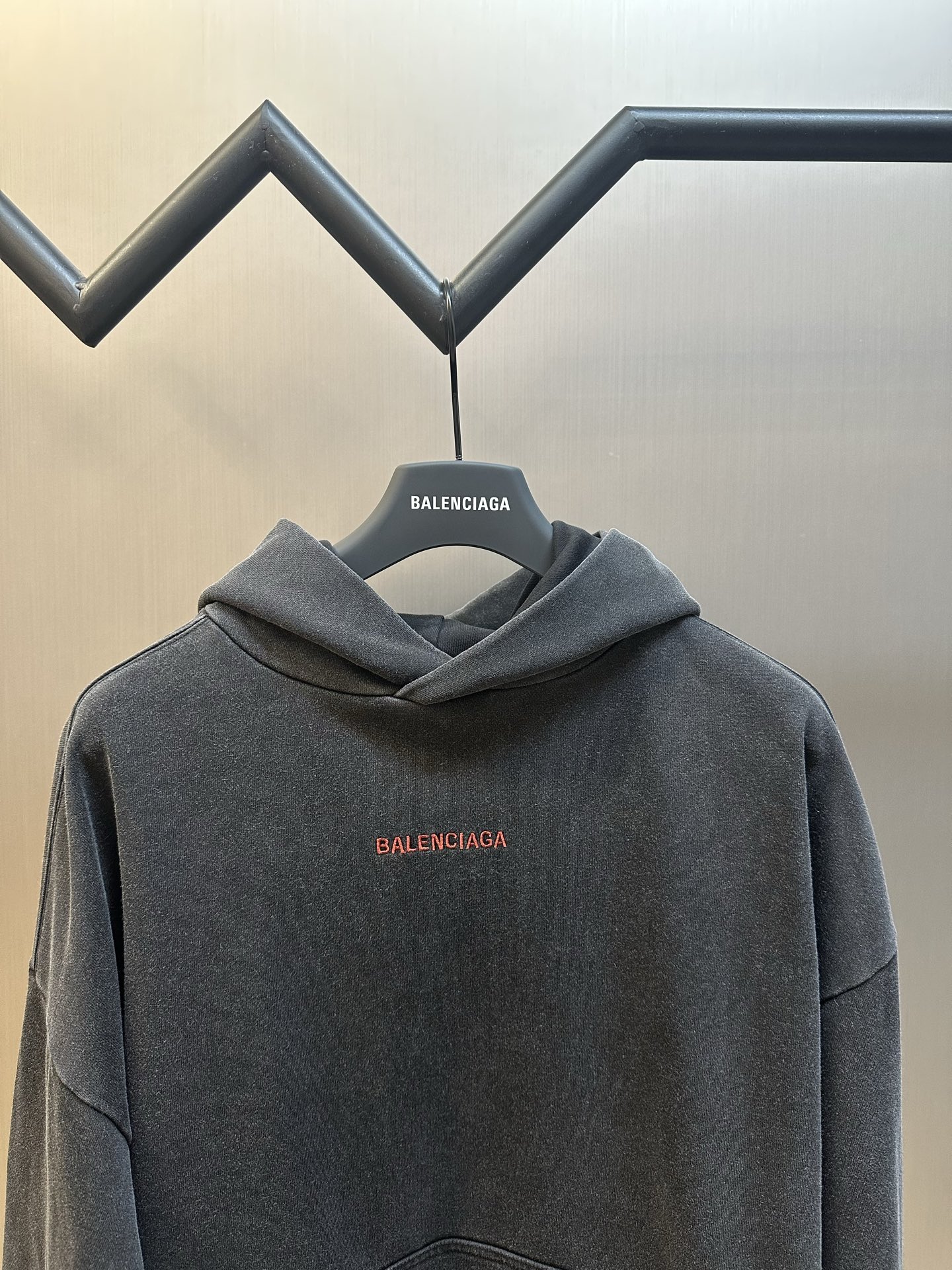 Balenciaga高仿男士連帽衛衣簡約風格街頭潮流款| 14 Balenciaga高仿男士連帽衛衣簡約風格街頭潮流款