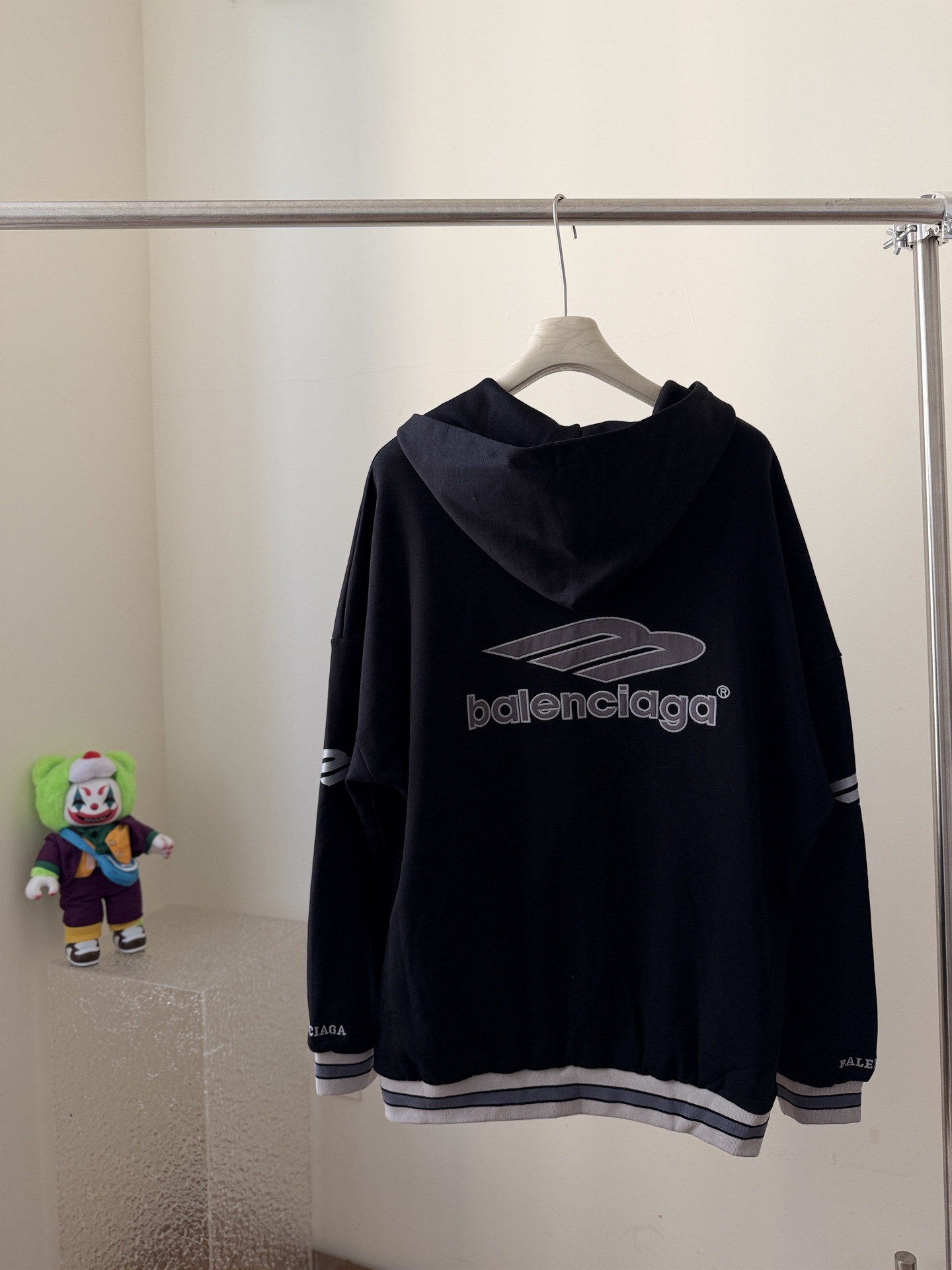 BalenciagaA貨男士黑色拼接連帽衛衣厚磅版型街頭穿搭首選| 14 BalenciagaA貨男士黑色拼接連帽衛衣厚磅版型街頭穿搭首選