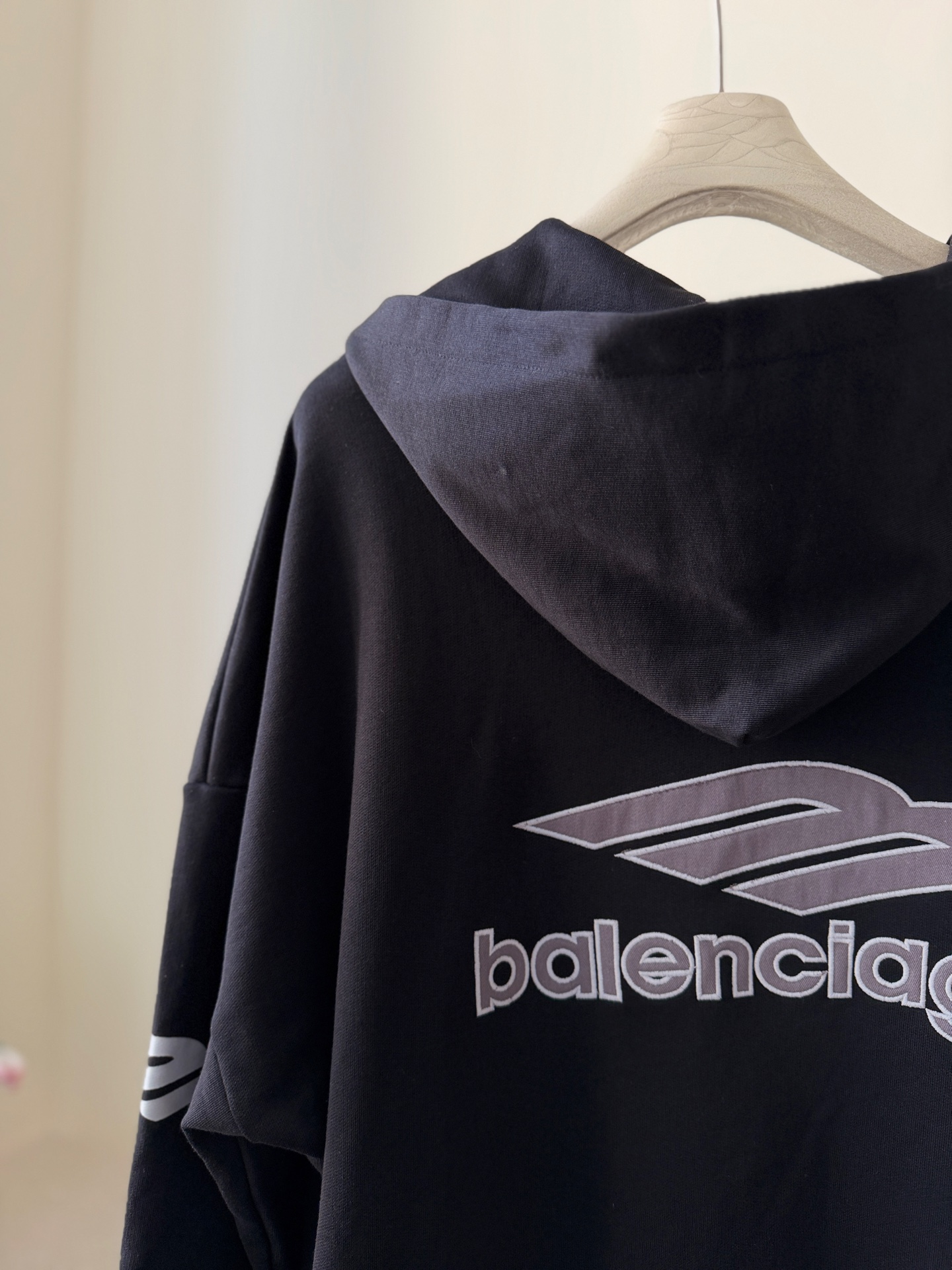BalenciagaA貨男士黑色拼接連帽衛衣厚磅版型街頭穿搭首選| 11 BalenciagaA貨男士黑色拼接連帽衛衣厚磅版型街頭穿搭首選