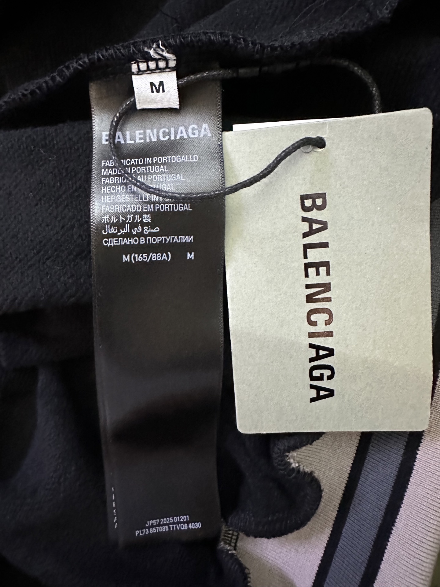 Balenciaga高仿男士連帽衛衣徽章設計厚磅棉質拼接潮款| 7 Balenciaga高仿男士連帽衛衣徽章設計厚磅棉質拼接潮款