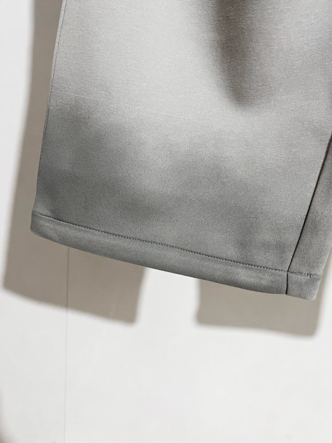 Balenciaga 一比一男士素色休閒長褲 簡約設計百搭實穿款| 15 Balenciaga 一比一男士素色休閒長褲 簡約設計百搭實穿款