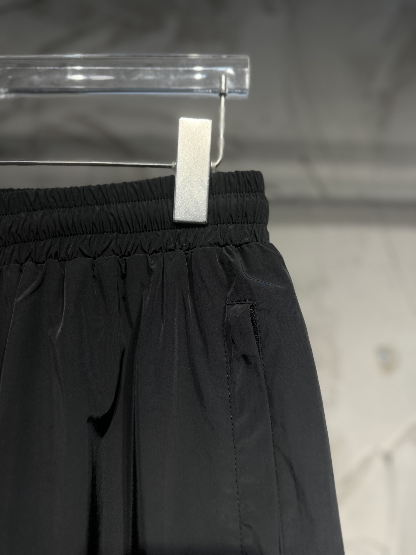 Balenciaga A貨男士刺繡徽章休閒運動褲 防潑水寬版百搭褲款| 13 Balenciaga A貨男士刺繡徽章休閒運動褲 防潑水寬版百搭褲款